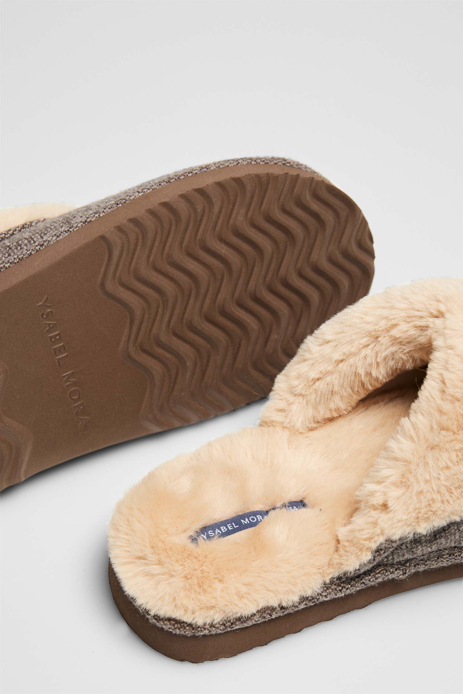 Zapatillas de casa pelo - Ysabel Mora