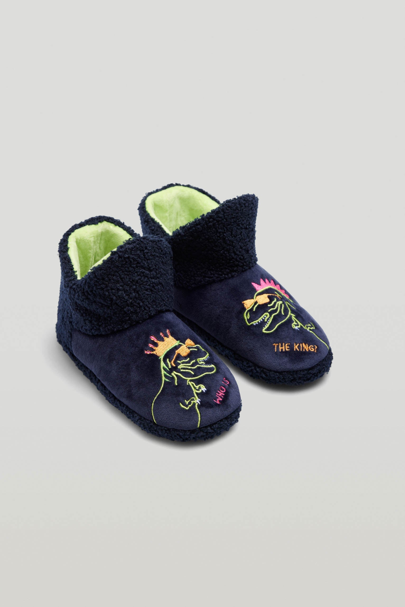 Botas de casa Who is the king - Ysabel Mora