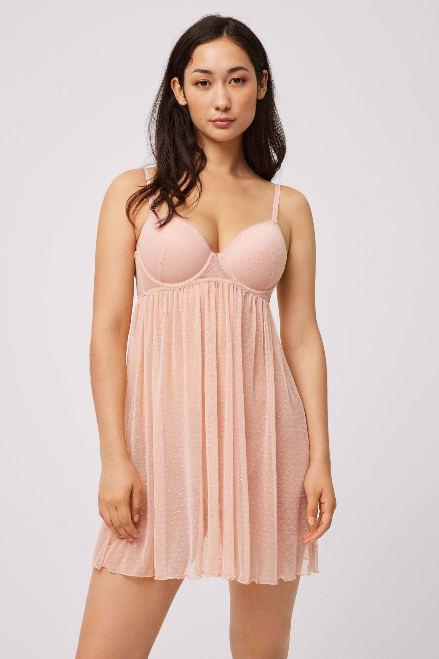 Ensemble chemise de nuit et string rose