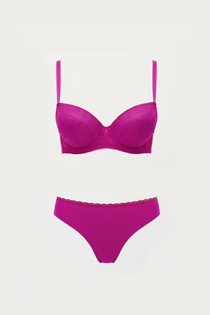 Ensemble de lingerie fuchsia à armatures et culotte brésilienne