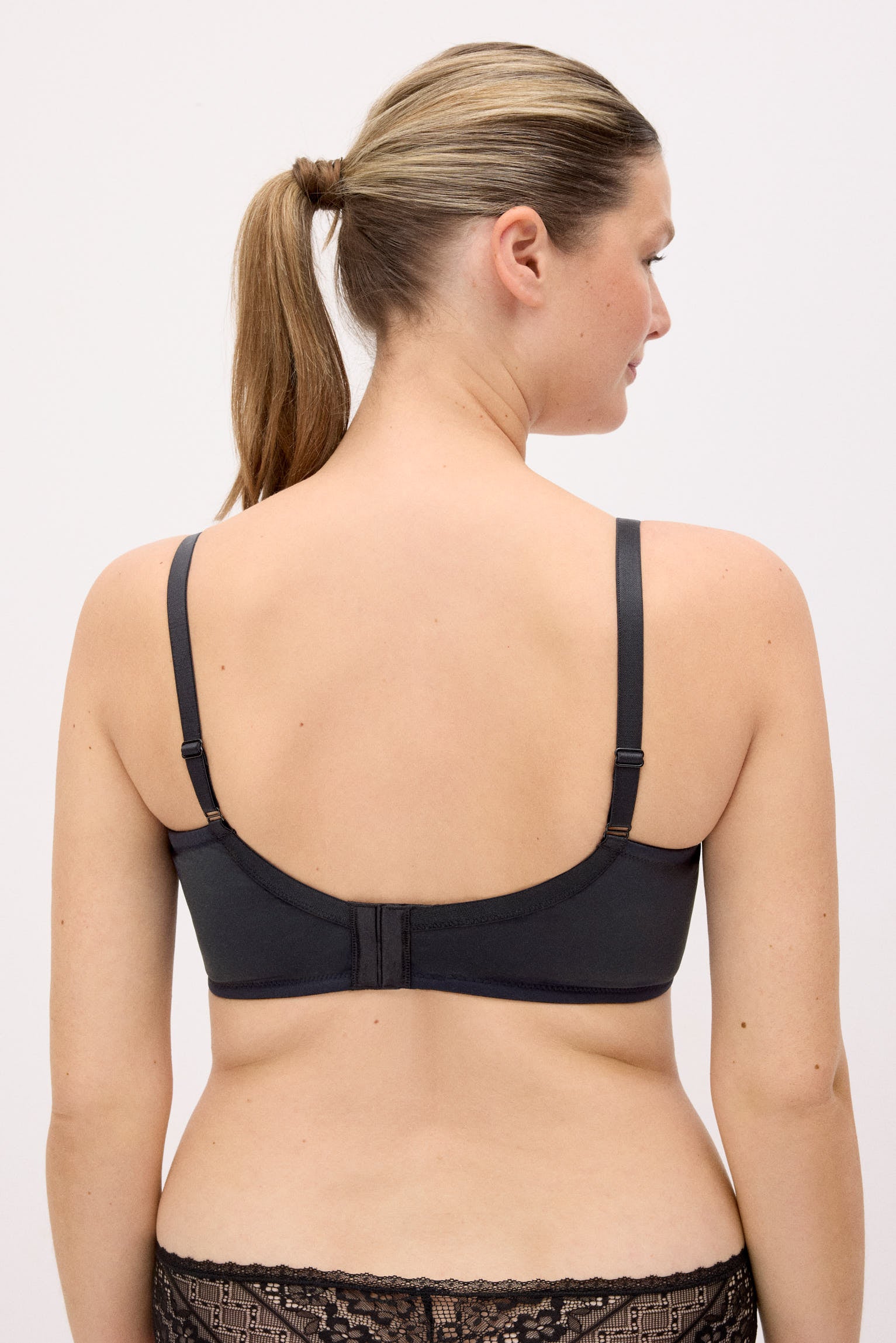 10830-3-sujetador-capacidad-con-aro-con-relleno-encaje-negro-special-you-paula-echevarria