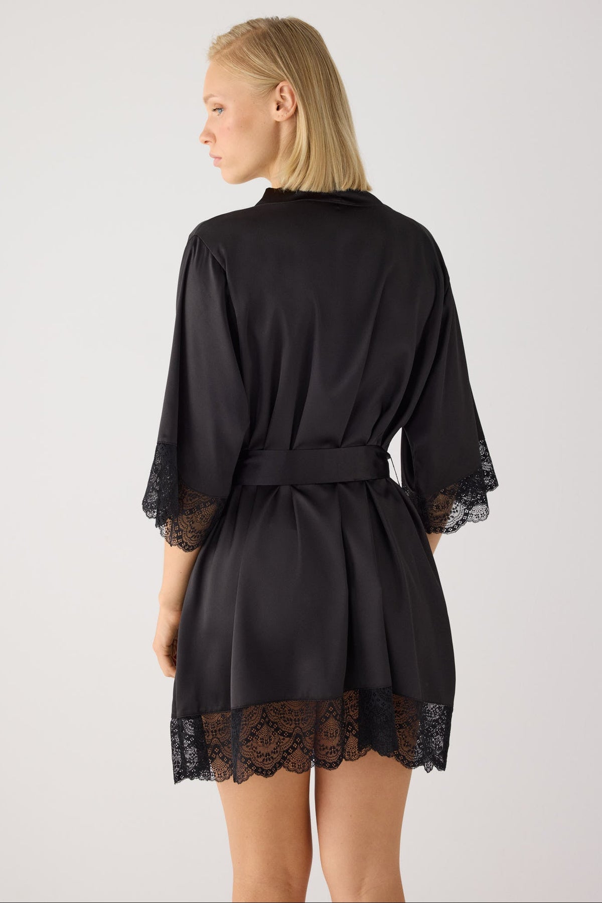 Peignoir lingerie en satin noir | Paula Echevarria Limited Edition
