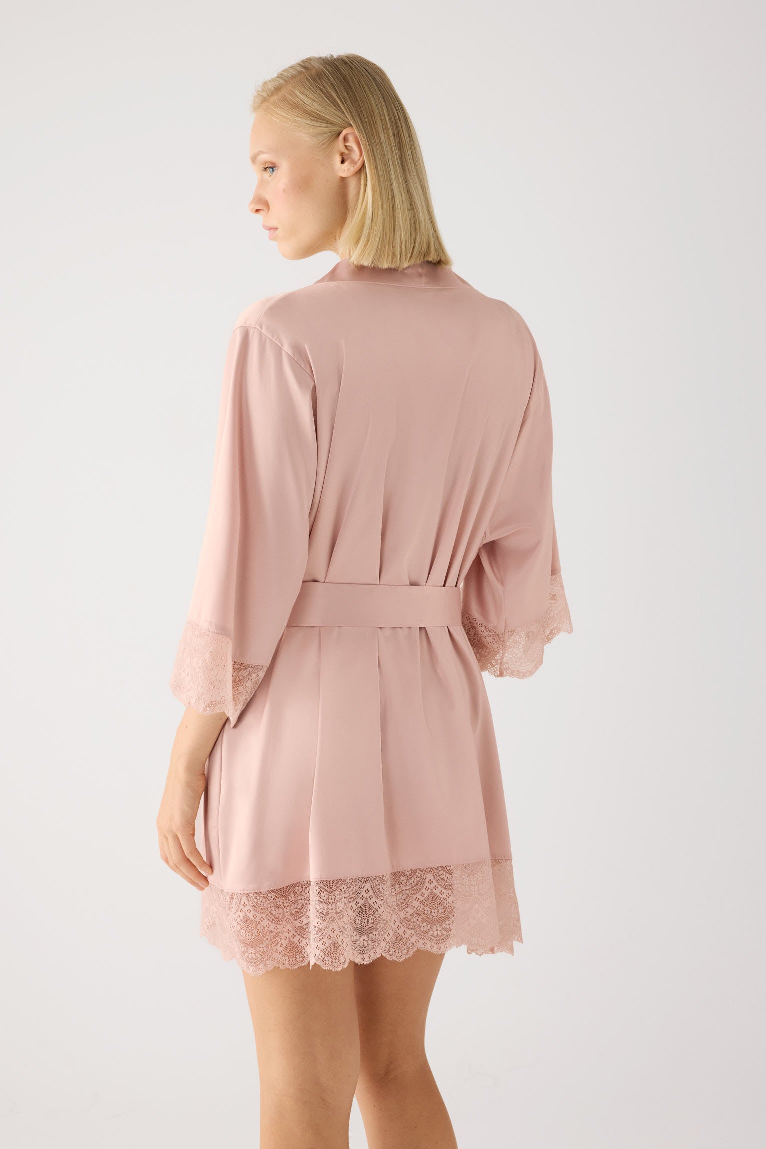 Peignoir lingerie en satin nude | Paula Echevarria Limited Edition