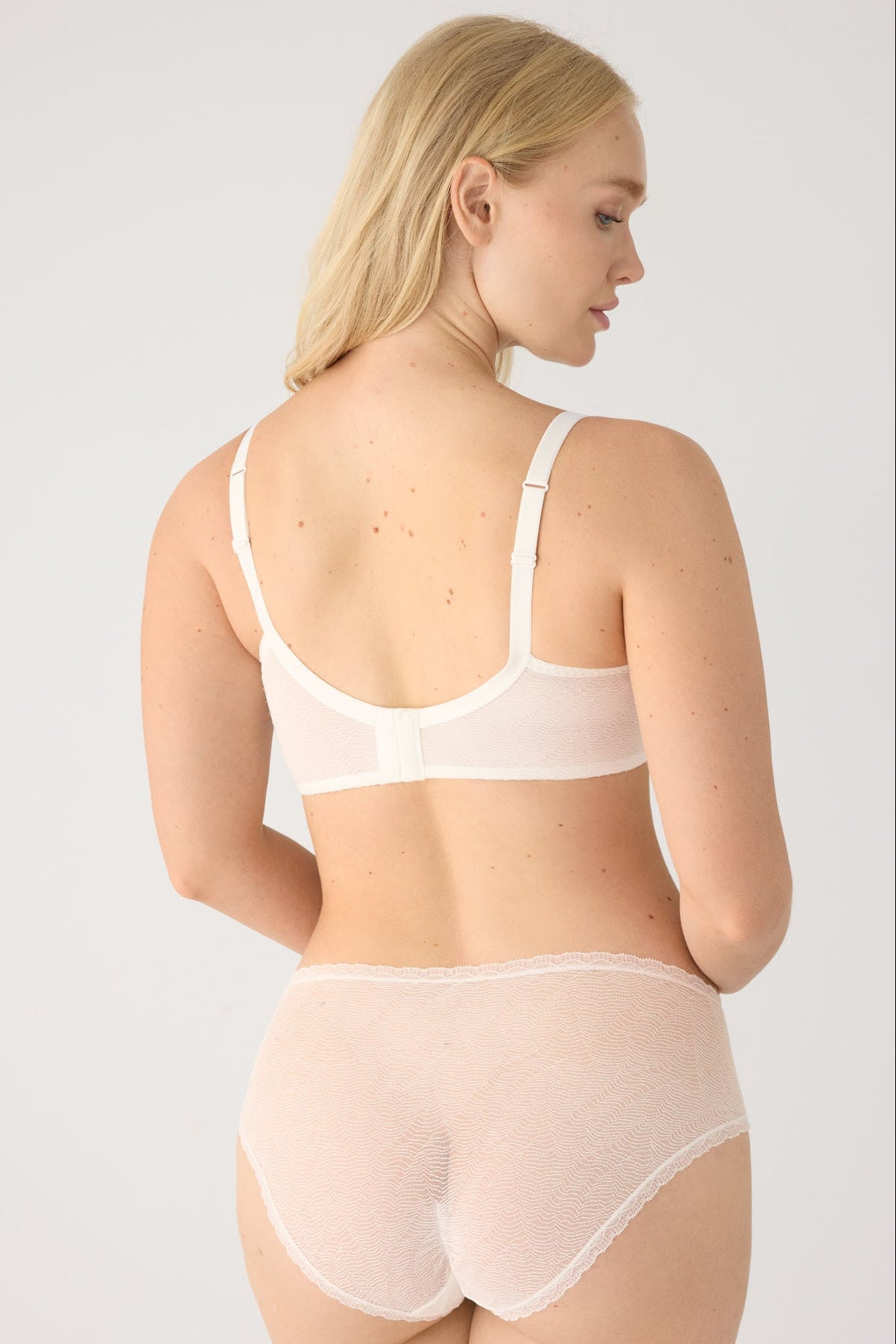 Soutien-gorge emboîtant ivoire à armatures rembourré avec tour texturé
