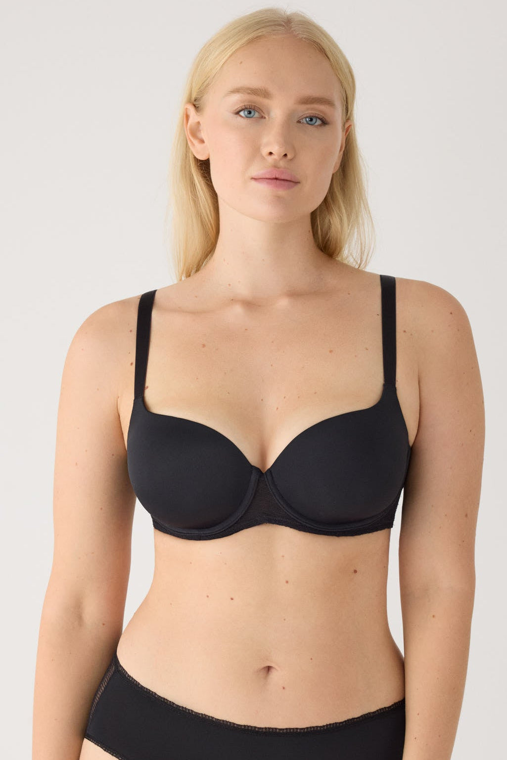 Soutien-gorge emboîtant noir à armatures rembourré avec tour texturé