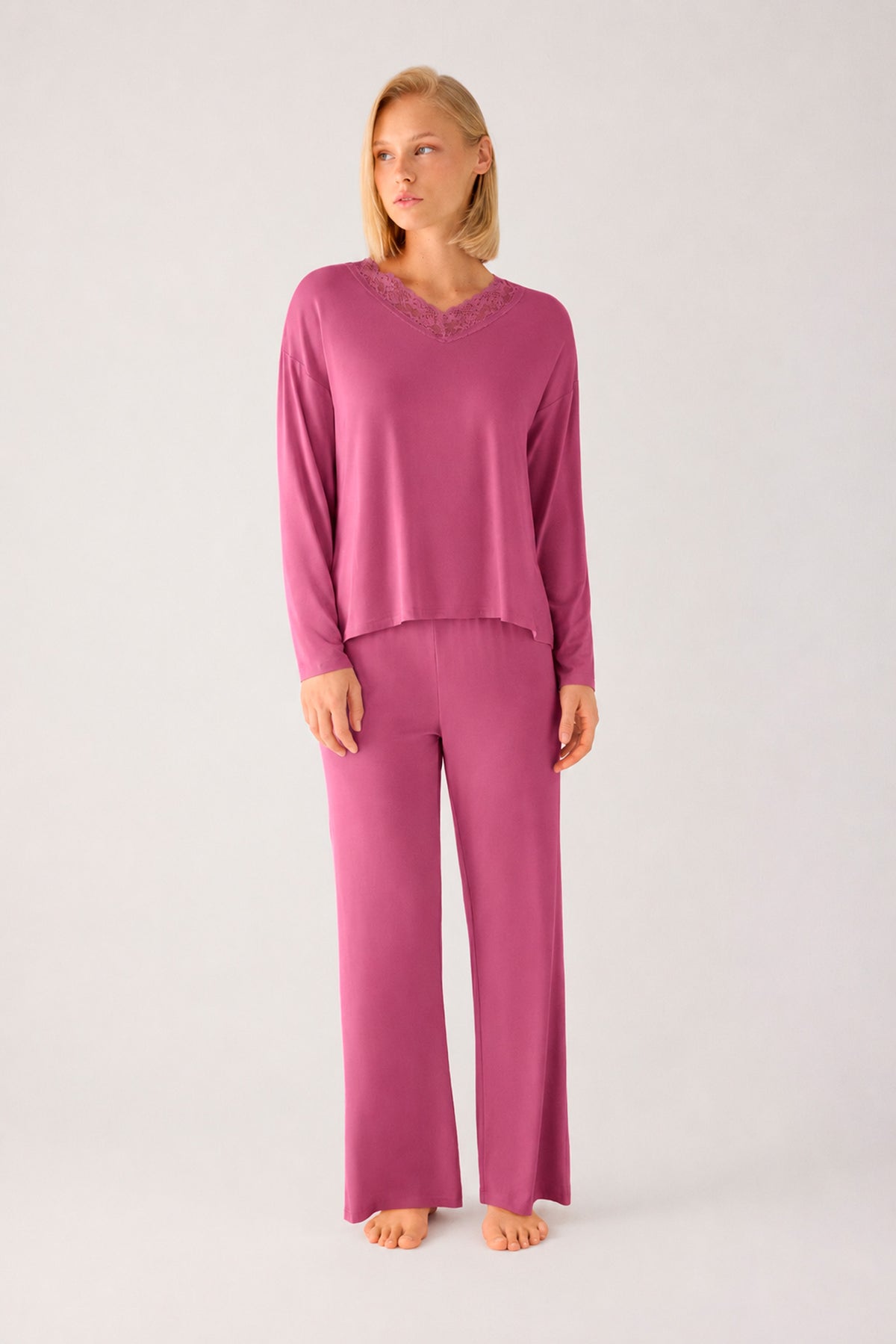 Pyjama long femme léger et doux avec pantalon large rose