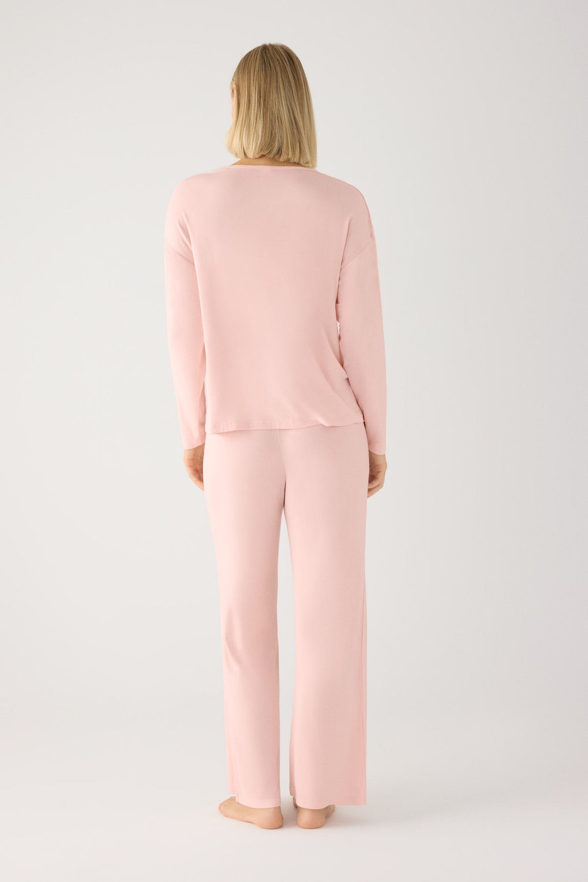 Pyjama long femme léger et doux avec pantalon large nude