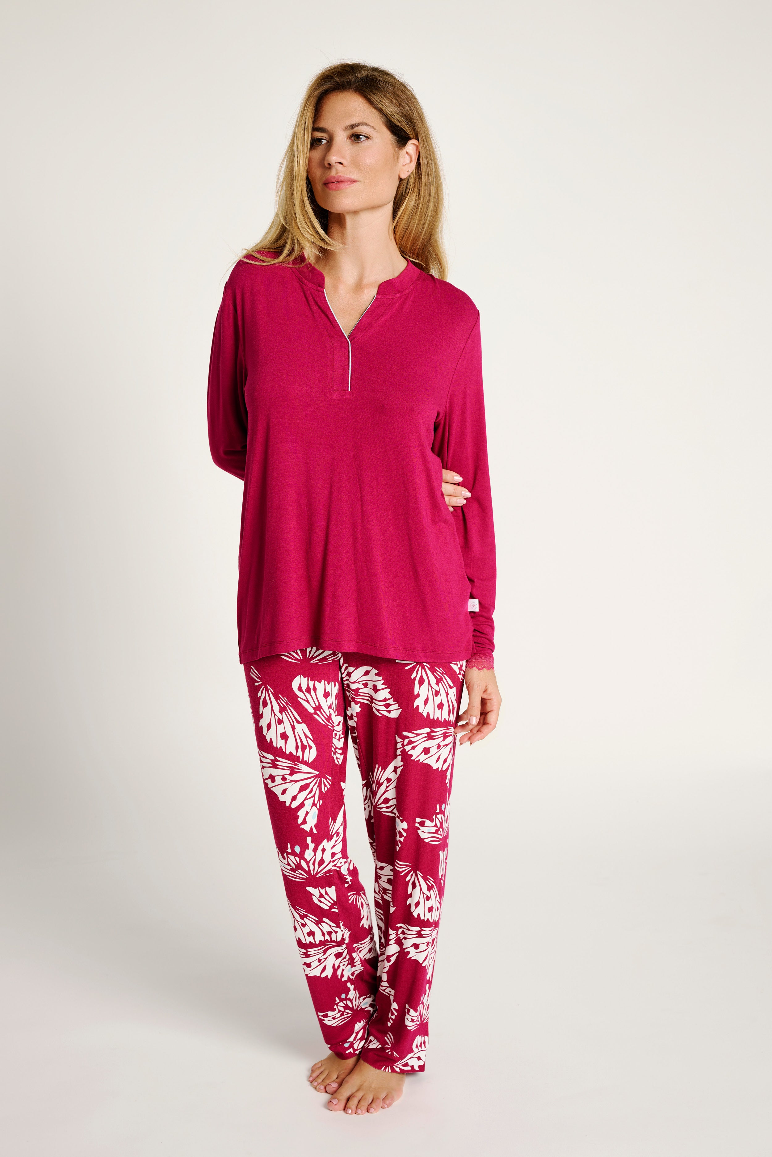 12011001-1-pijama-largo-mujer-estampado-hojas