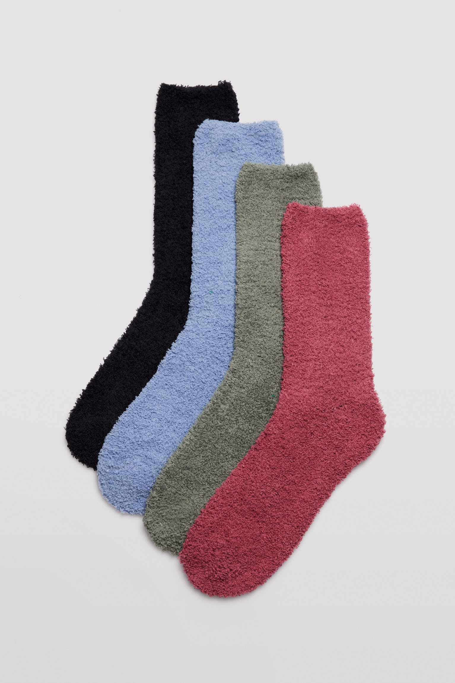 Lot de 4 chaussettes femme en flanelle extra douces et antidérapantes