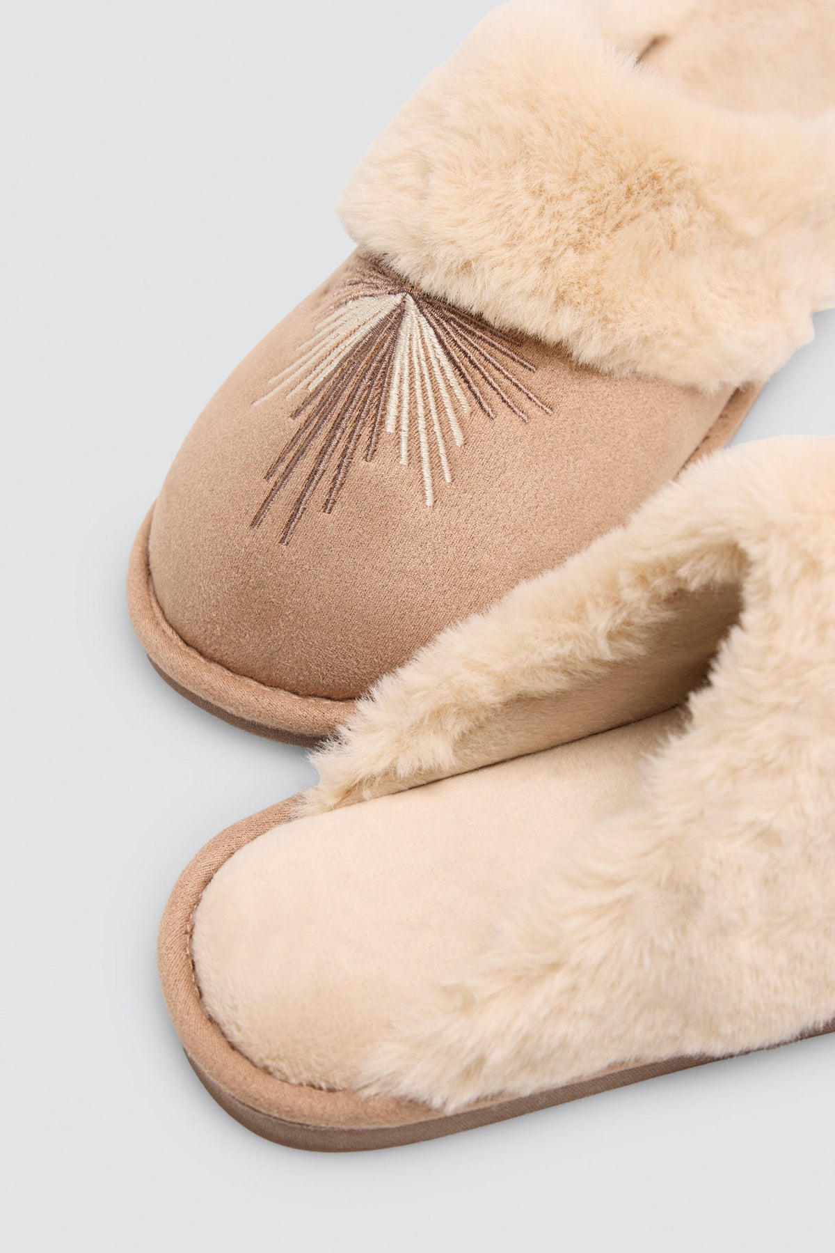 14181-FRAMBUESA-zapatillas-de-casa-mujer-de-borreguito-con-ribete-lila