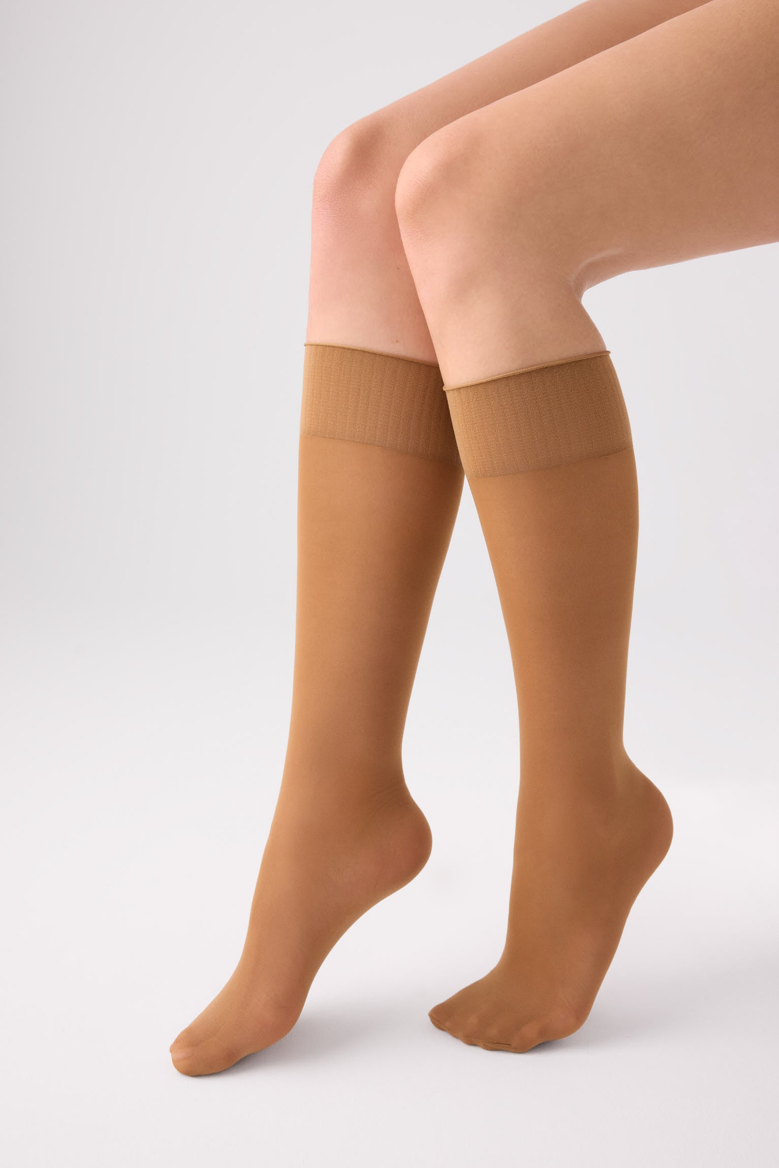 15135-BRONCE-medias-hasta-la-rodilla-40-denier-puntera-invisible-bronce