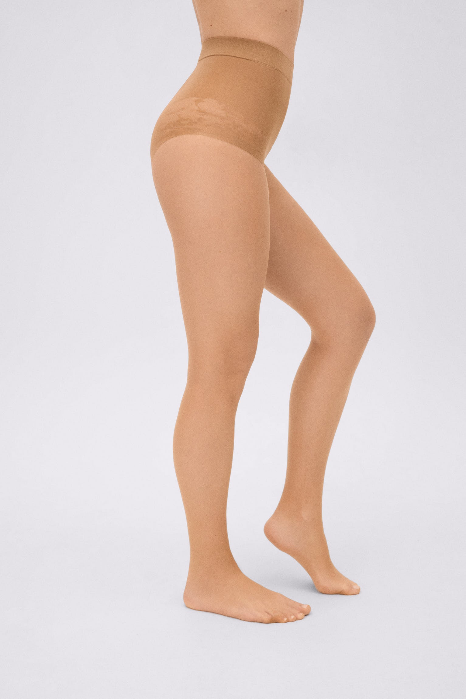 Panty reductor irrompible 10 denier marrón