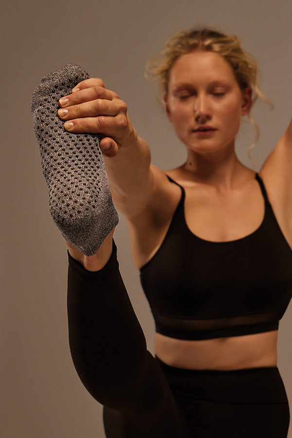 Chaussettes yoga et pilates en coton gris