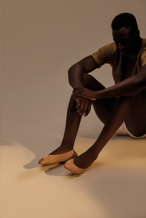 Chaussettes invisibles en coton beige pour petit doigt