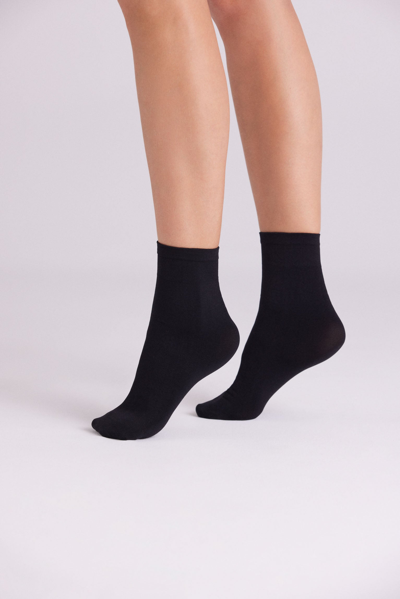 18116 1 media tobillera 70 den - Negro