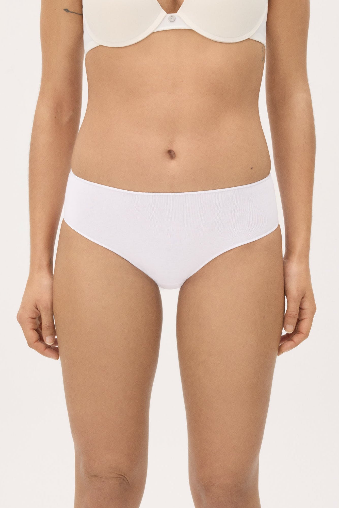 braga-midi-algodon-blanca-mujer-ysabel-mora