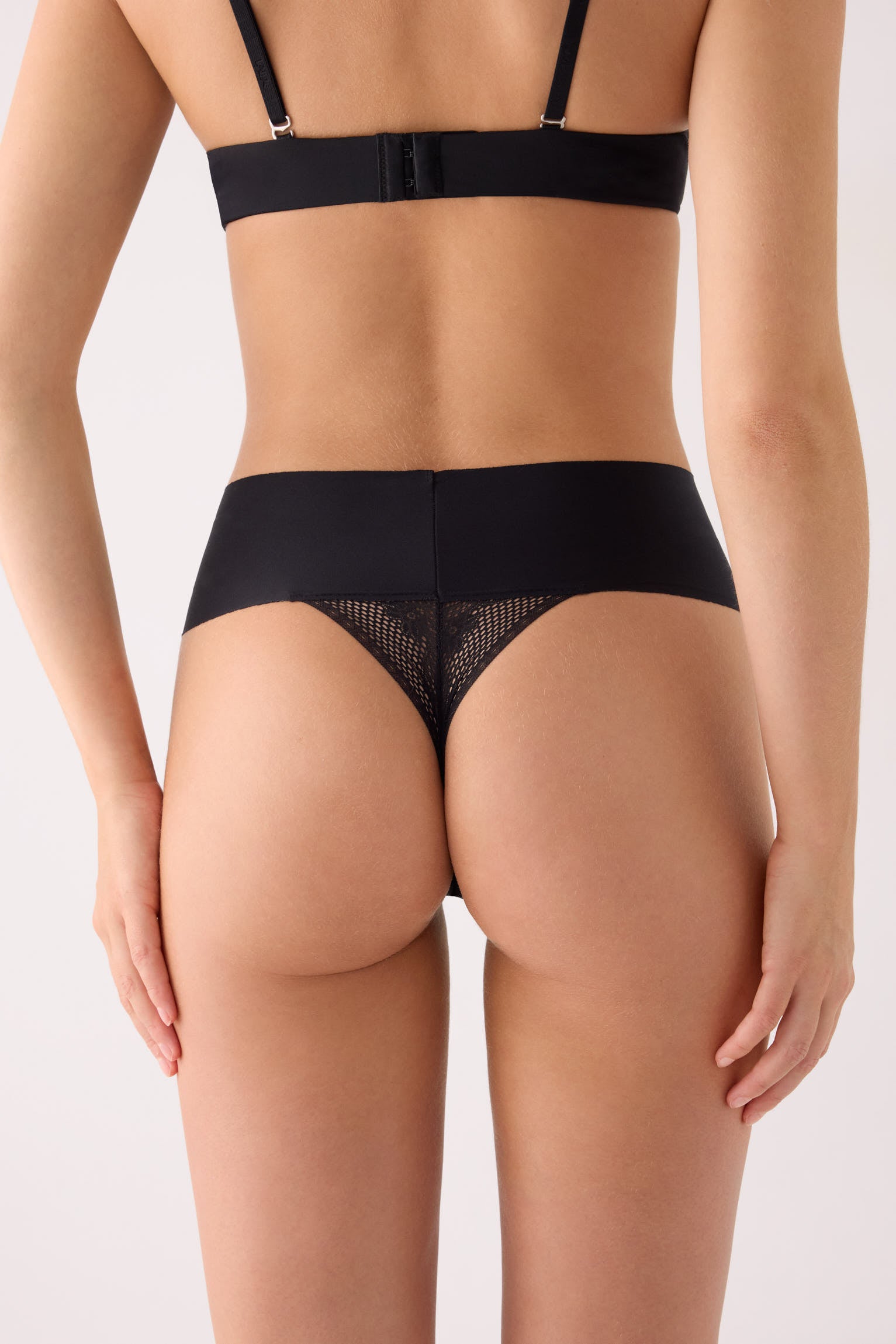 PRÉCOMMANDE String taille haute  noir