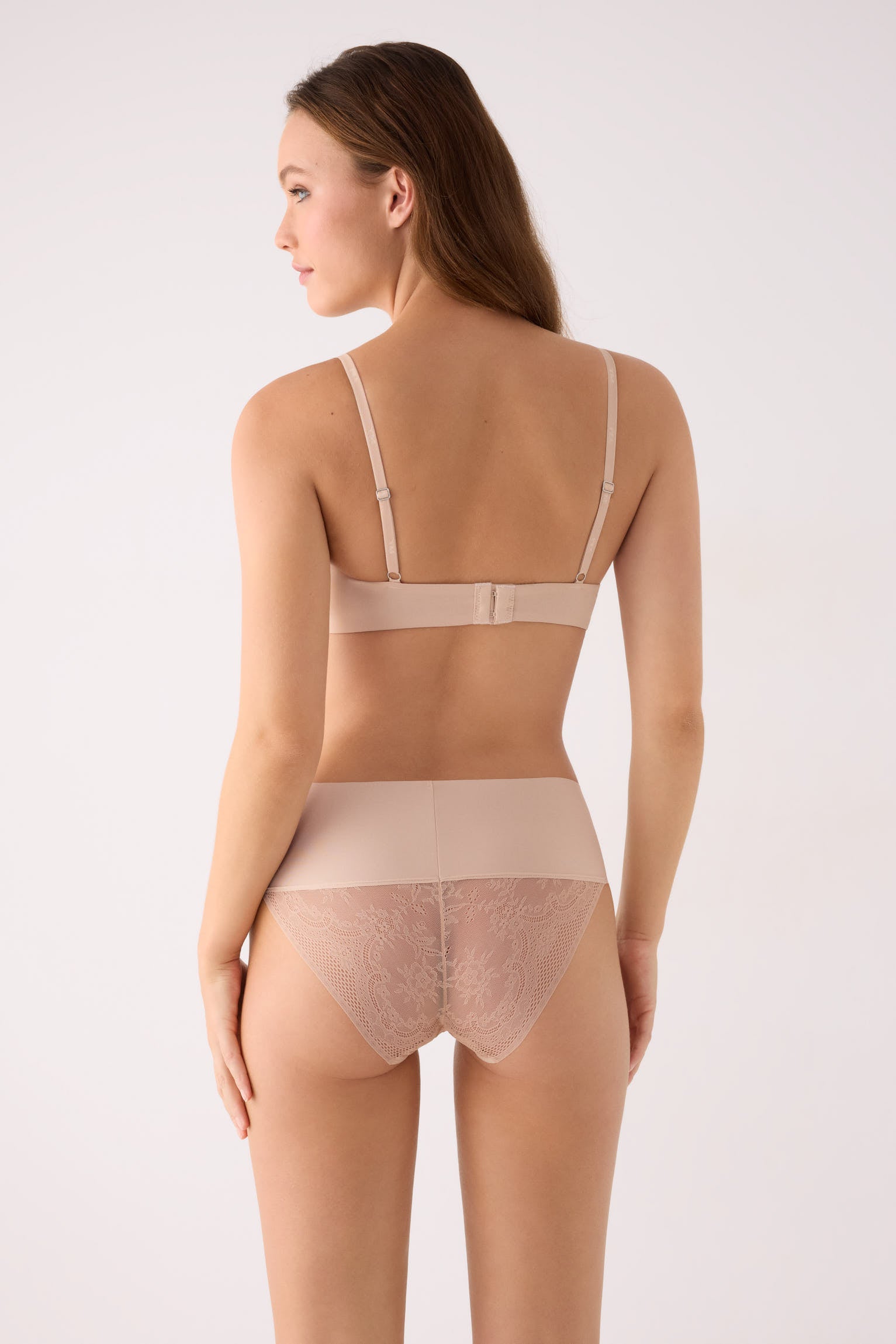PRÉCOMMANDE Culotte midi découpe laser nude