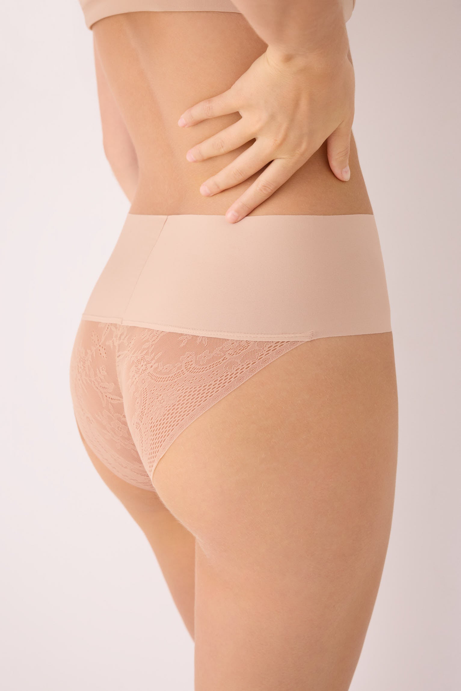 PRÉCOMMANDE Culotte midi découpe laser nude