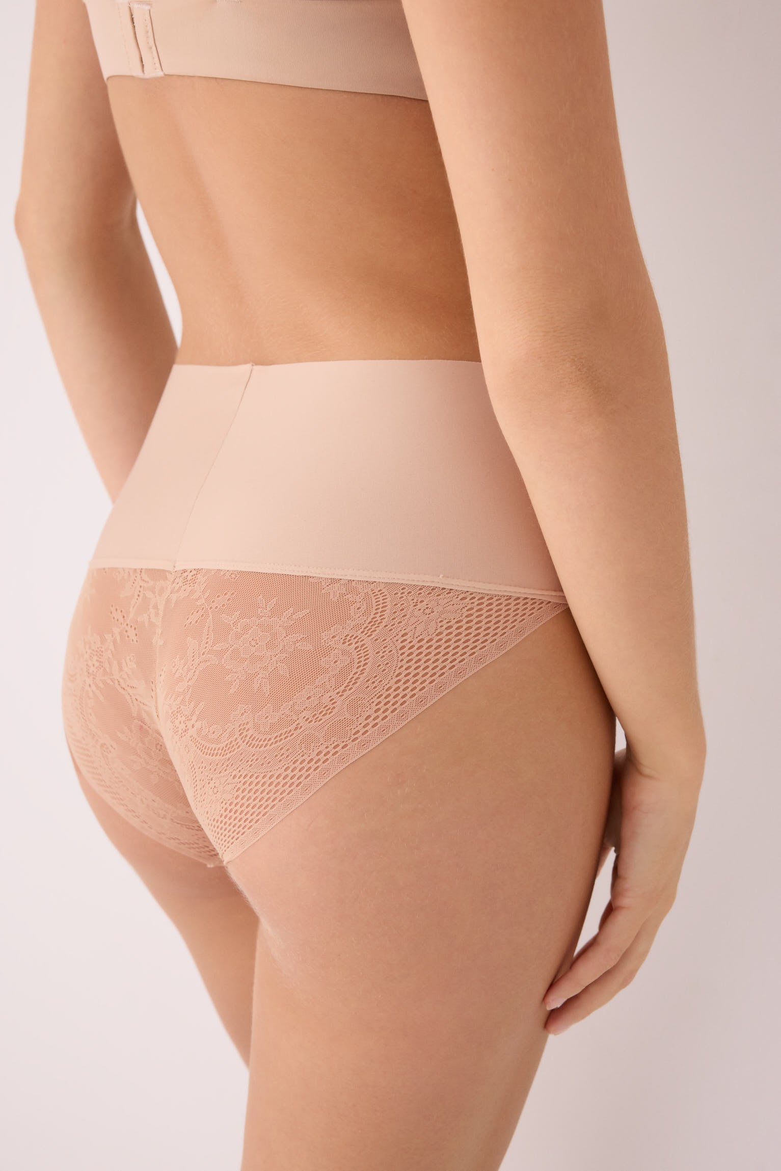 PRÉCOMMANDE Culotte haute découpe laser nude