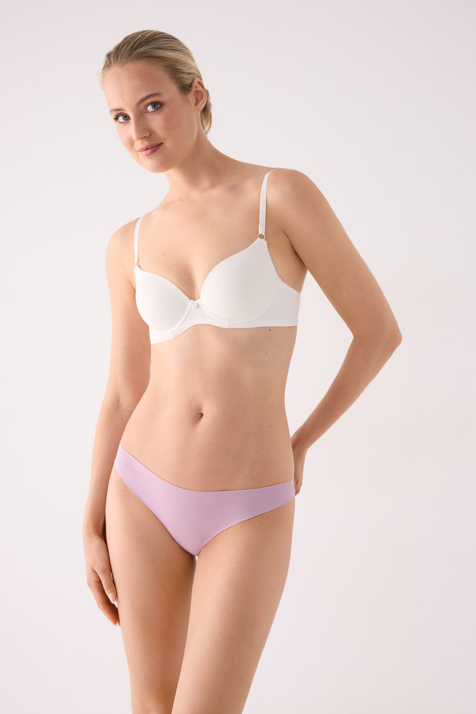 PRÉCOMMANDE String coton découpé au laser avec dentelle rose
