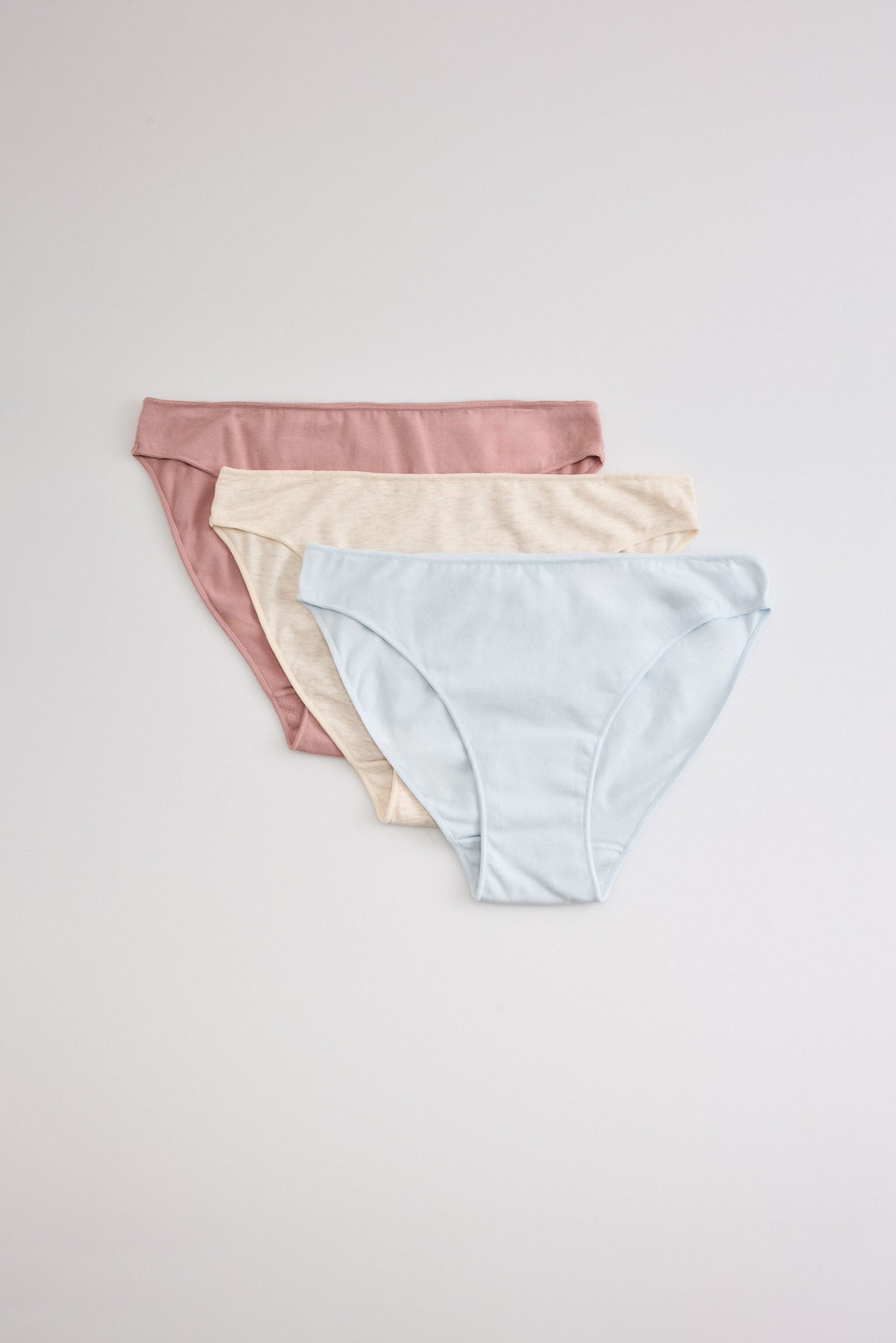 Lot de 3 mini culottes basiques aux couleurs douces