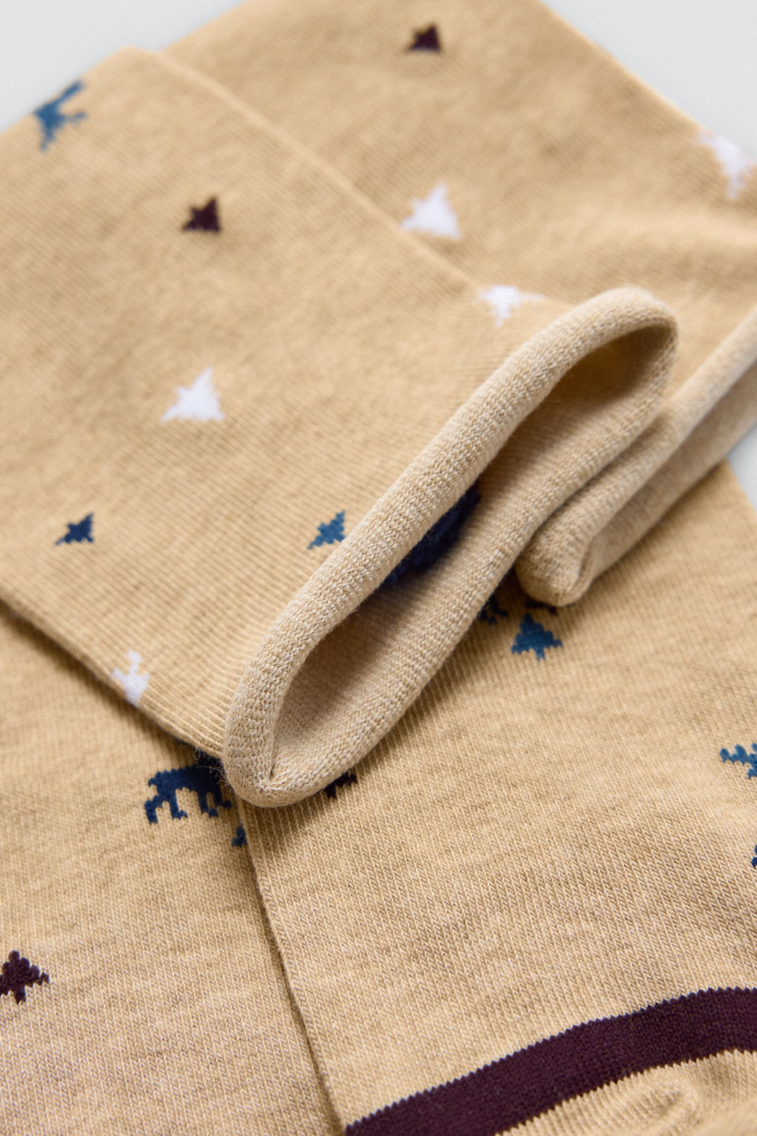 22948-7-pack-4-calcetines-altos-sin-puno-estampados