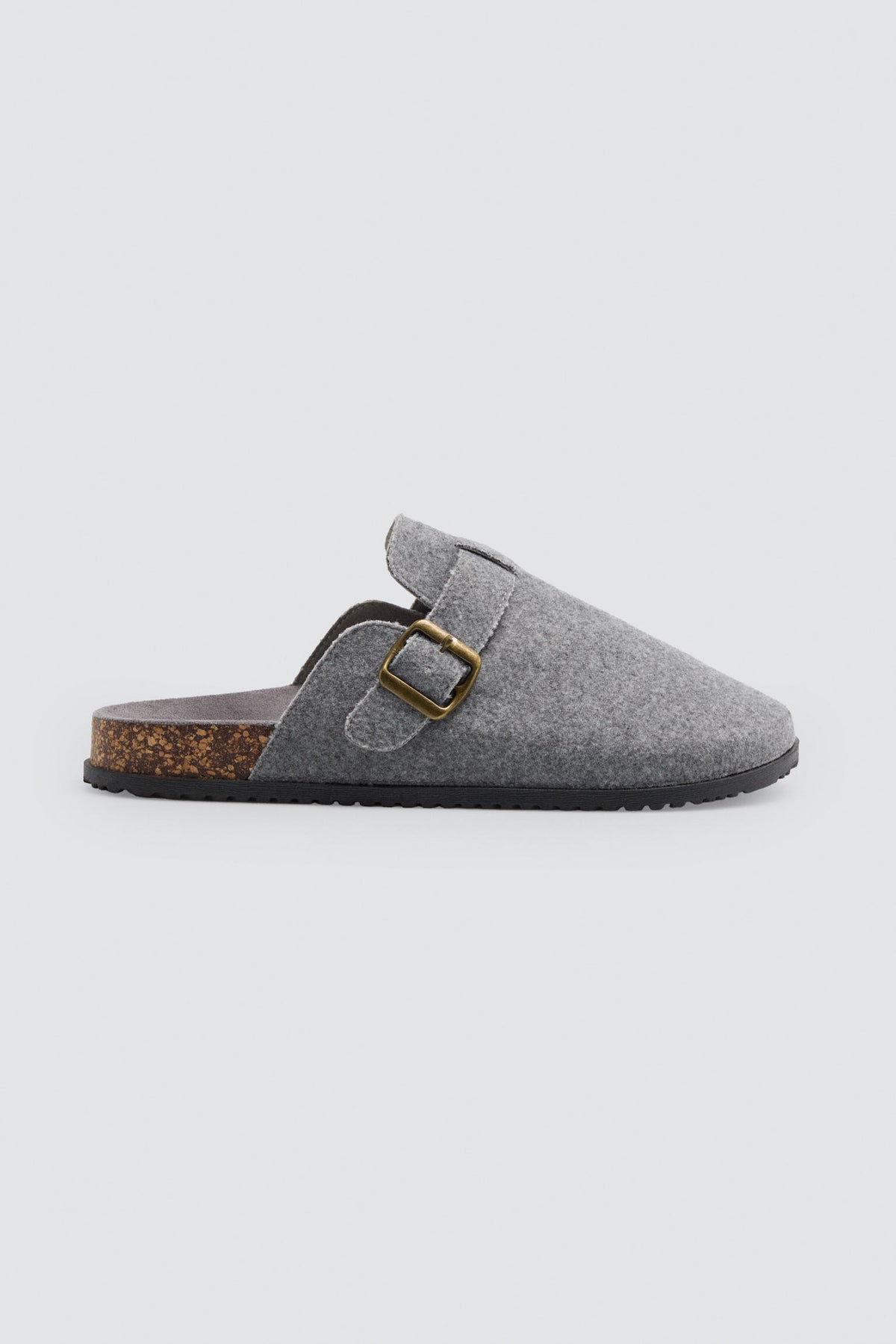Zapatillas de casa tejido tipo fieltro con hebilla gris