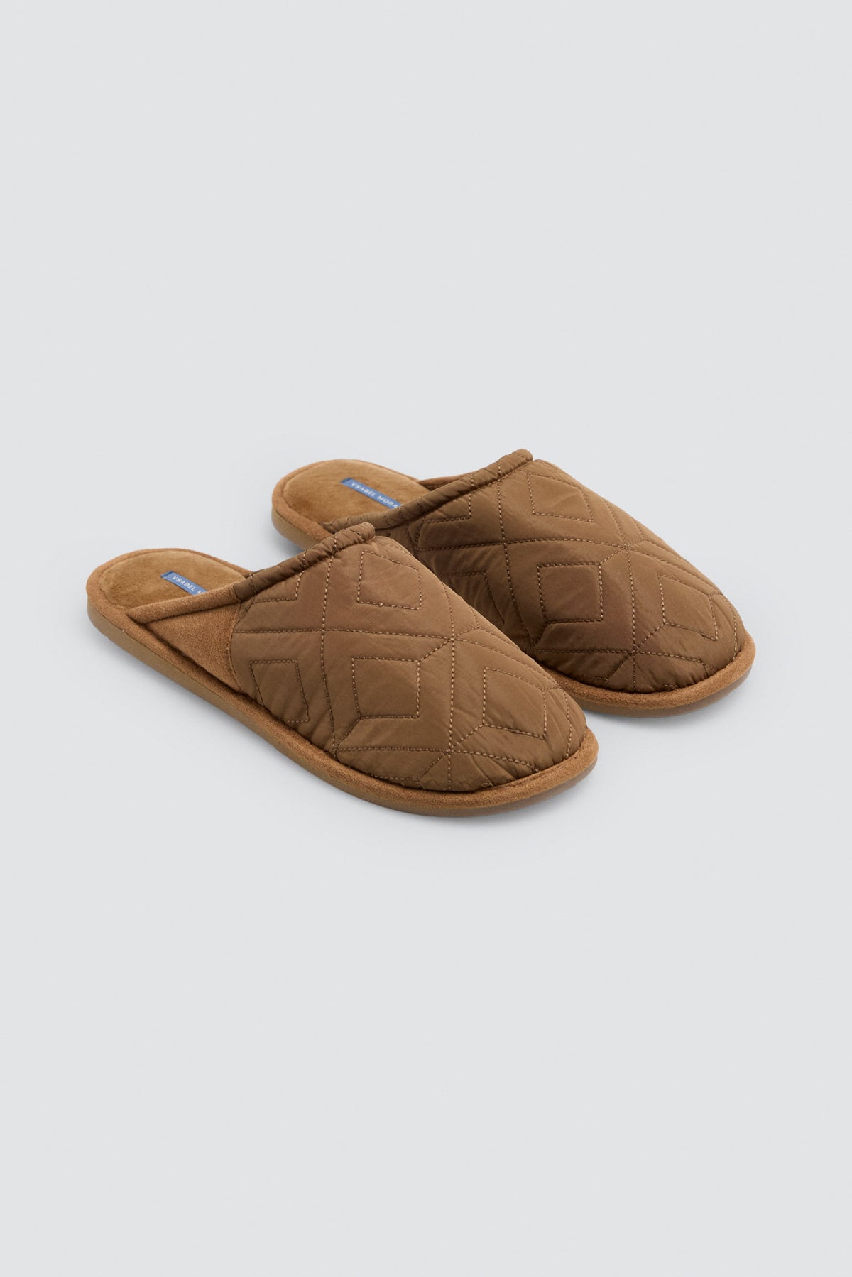 Chaussons homme matelassés ocre effet velours