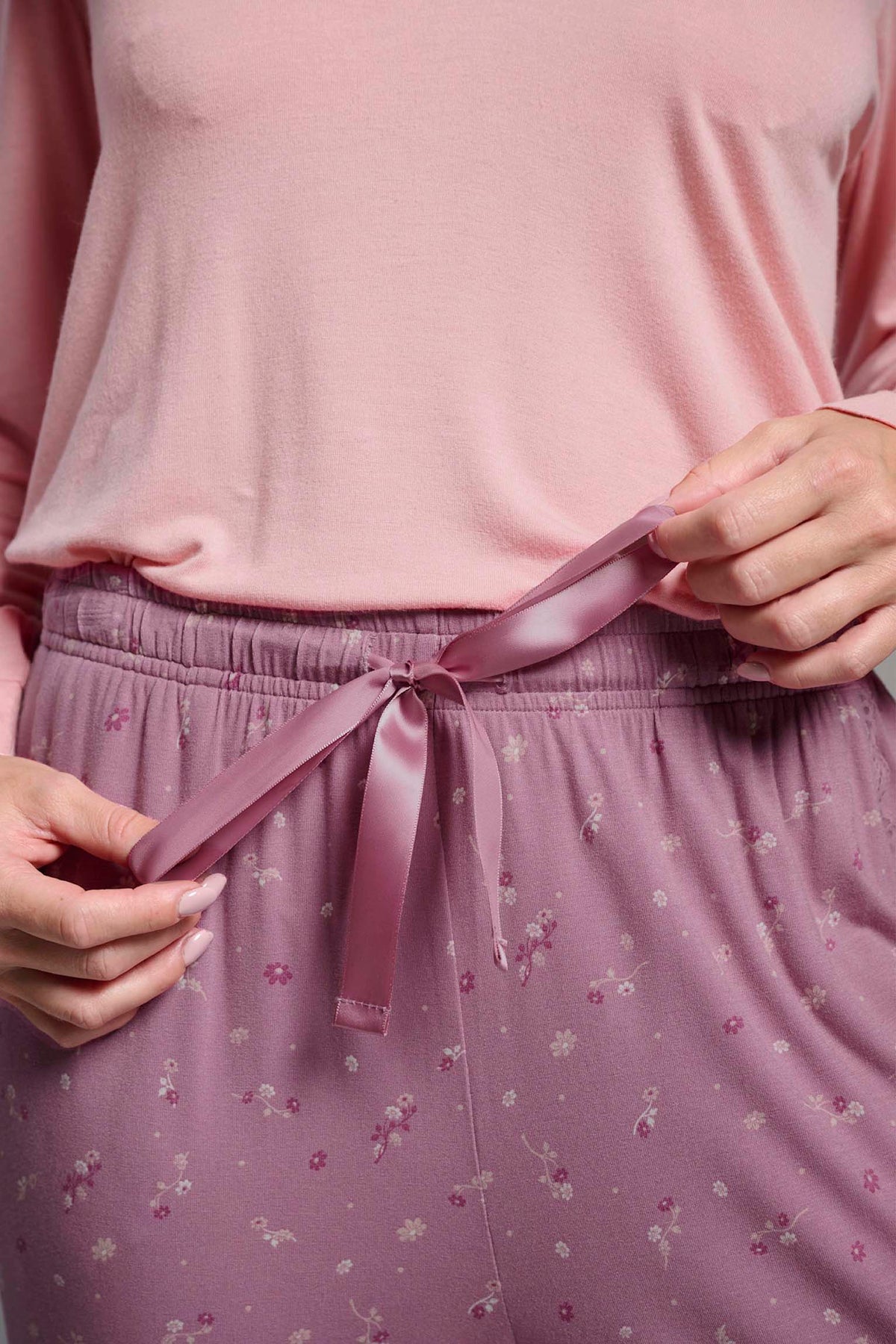 26200-pijama-largo-ligero-mujer-pequenas-flores-rosa