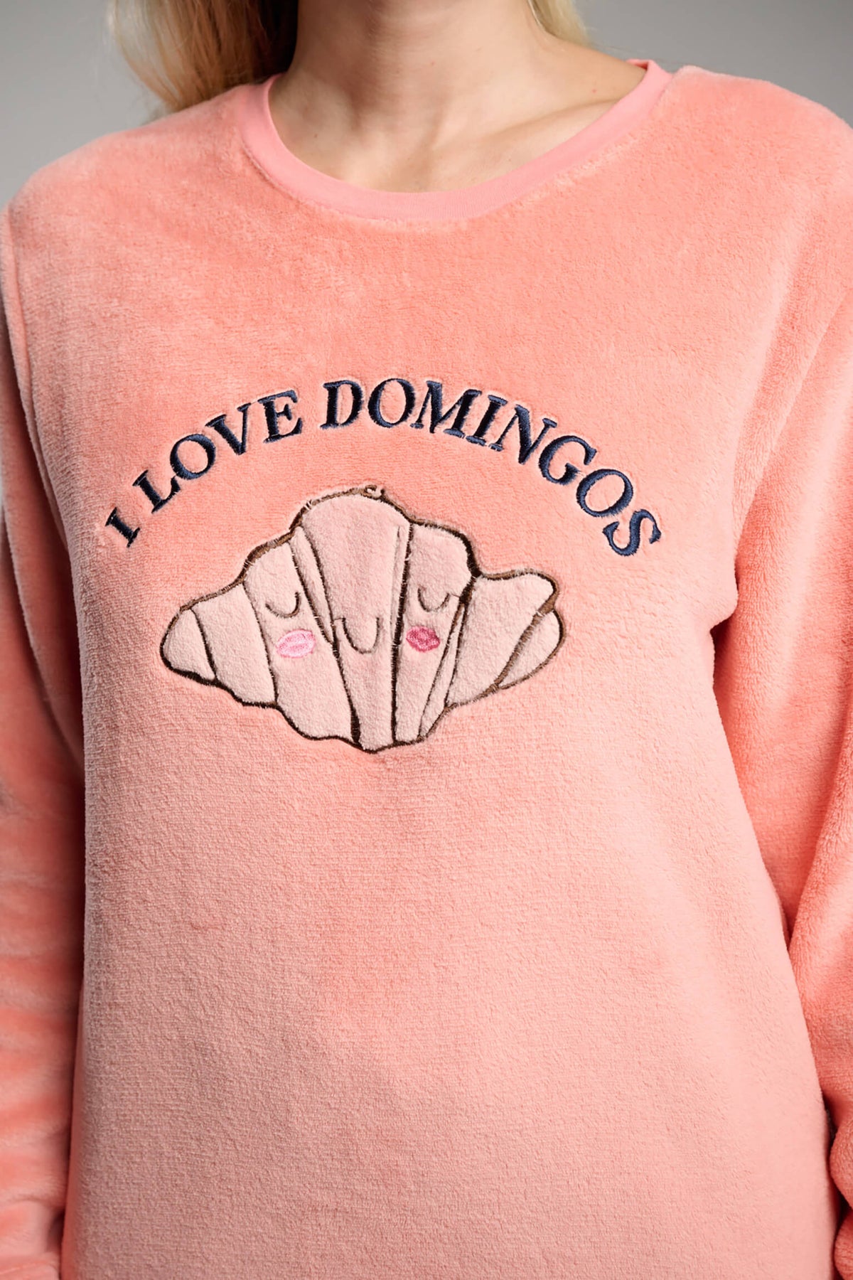 26236-pijama-largo-polar-coralina-mujer-mensaje-i-love-domingos