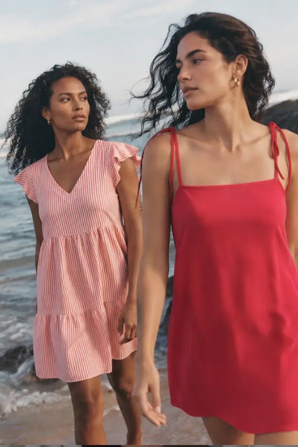 Robe courte à panneaux de perles rayés roses