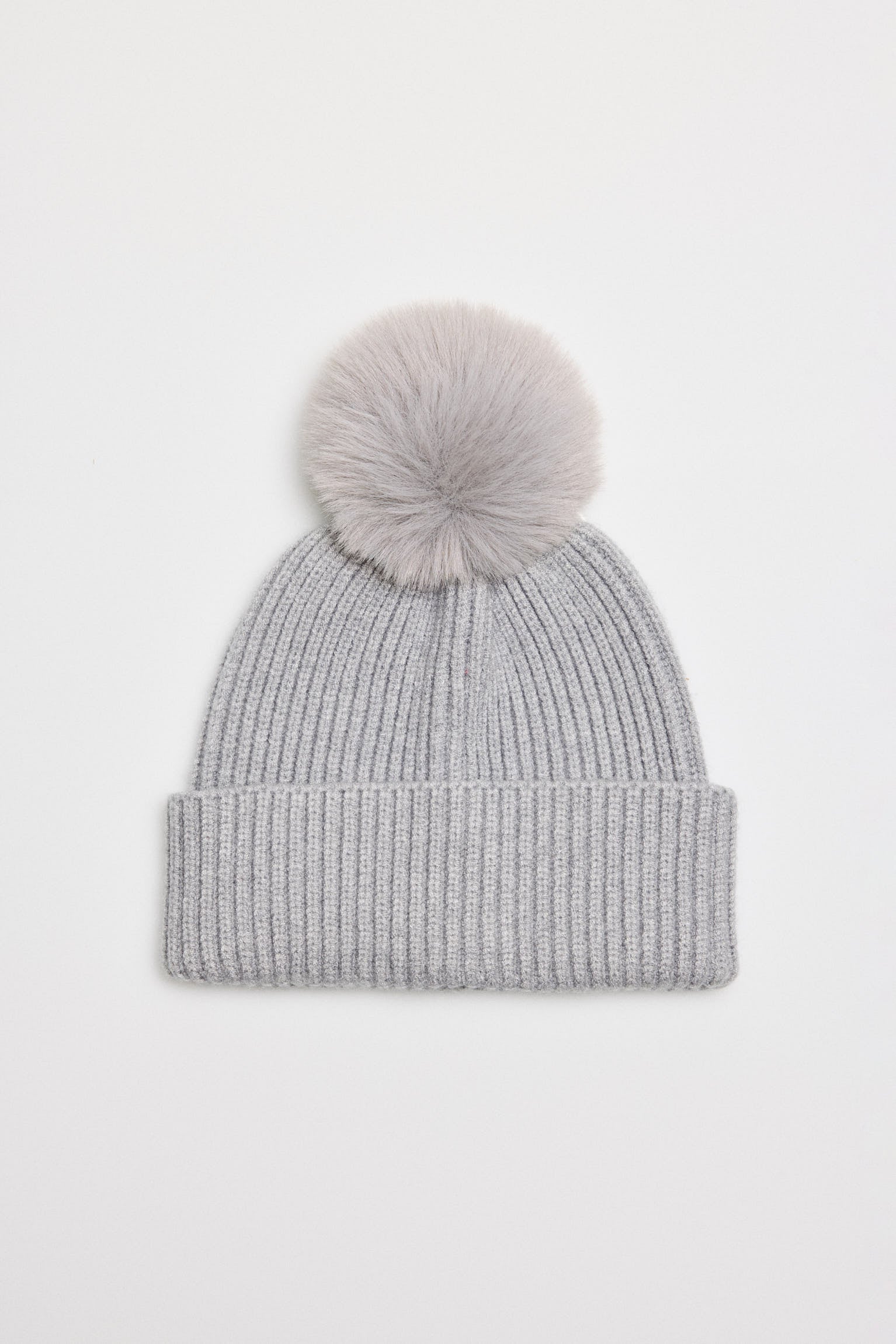 70653-3-gorro-pompon-mujer-ysabel-mora - Gris