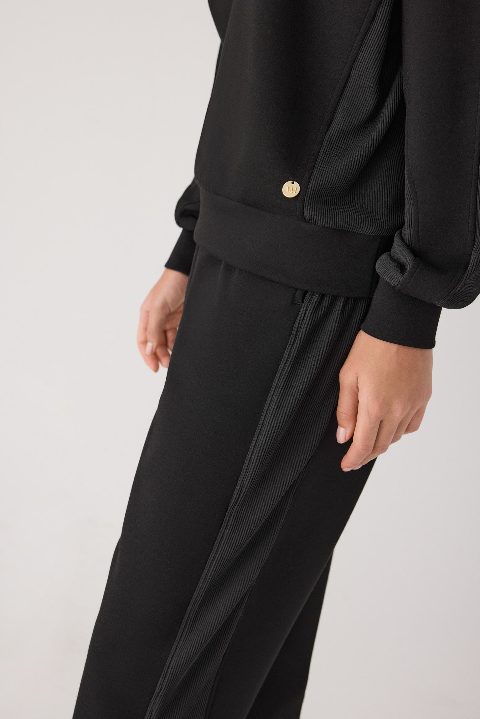 70746-black-sudadera-afelpada-canale-cuello-redondo-negro