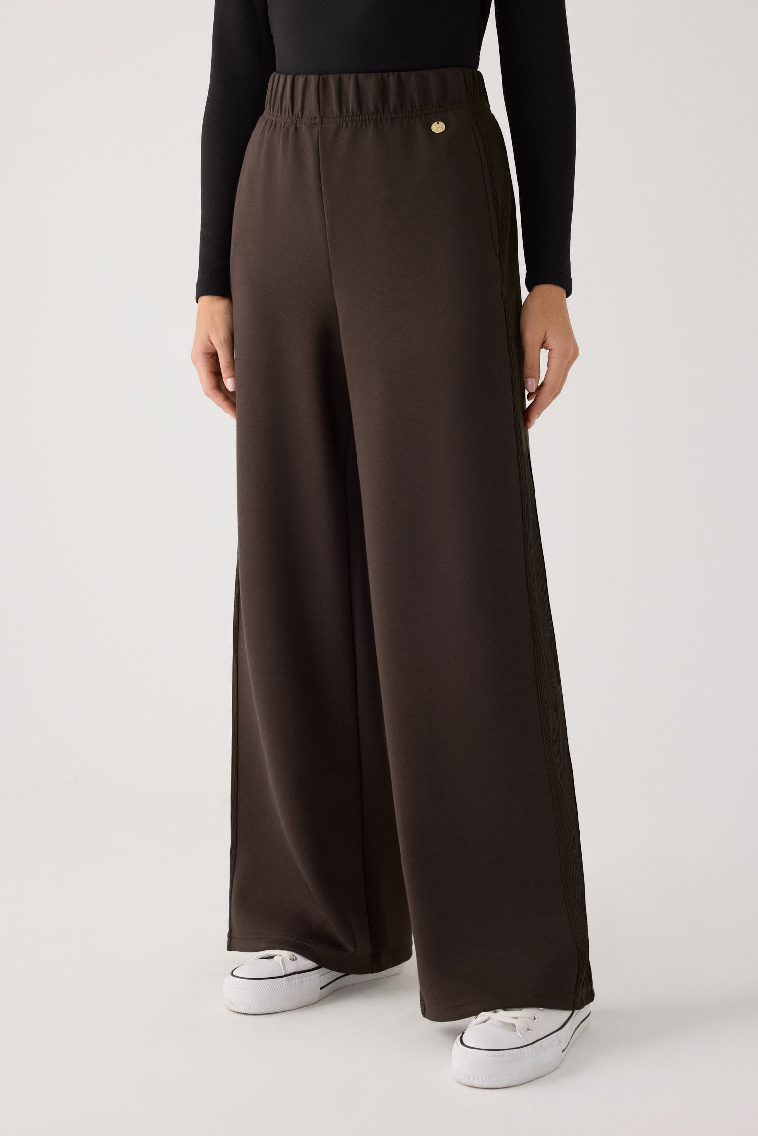 70747-dark-chocolate-pantalones-comodos-anchos-afelpados-tiro-alto-canale-marron-chocolate