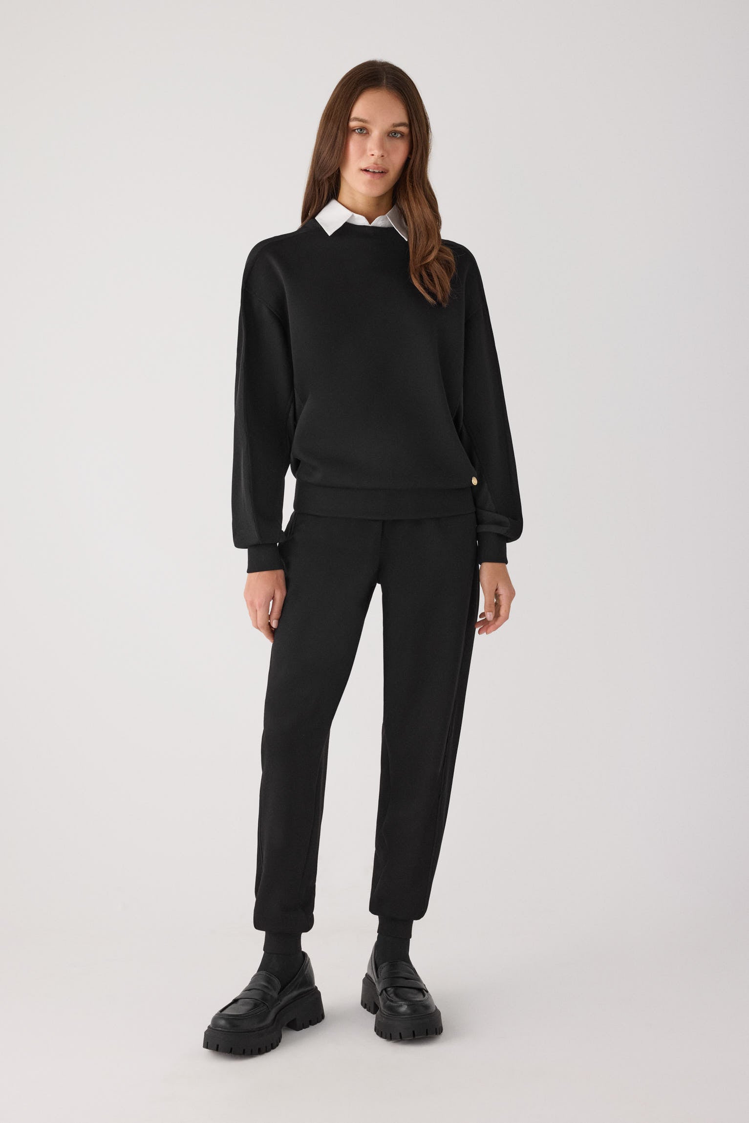 70748-black-pantalones-comodos-jogger-afelpados-tiro-alto-canale-negro