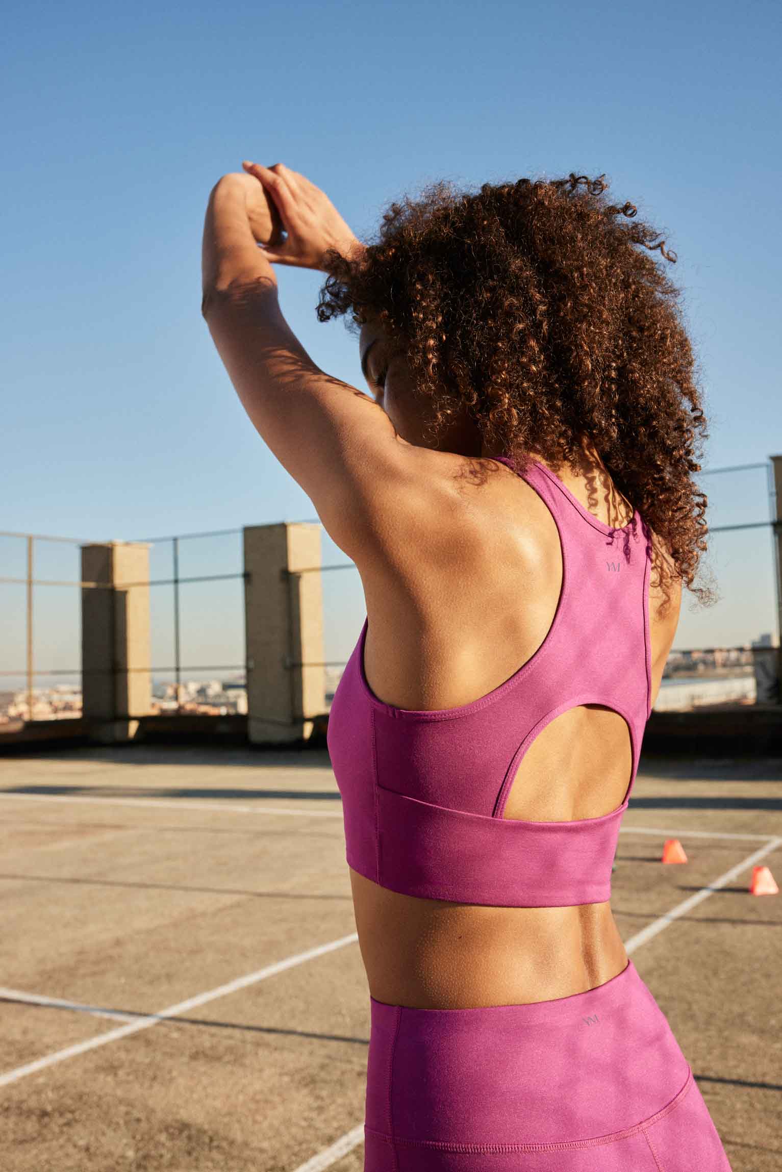 Soutien-gorge de sport avec détail au dos fuchsia