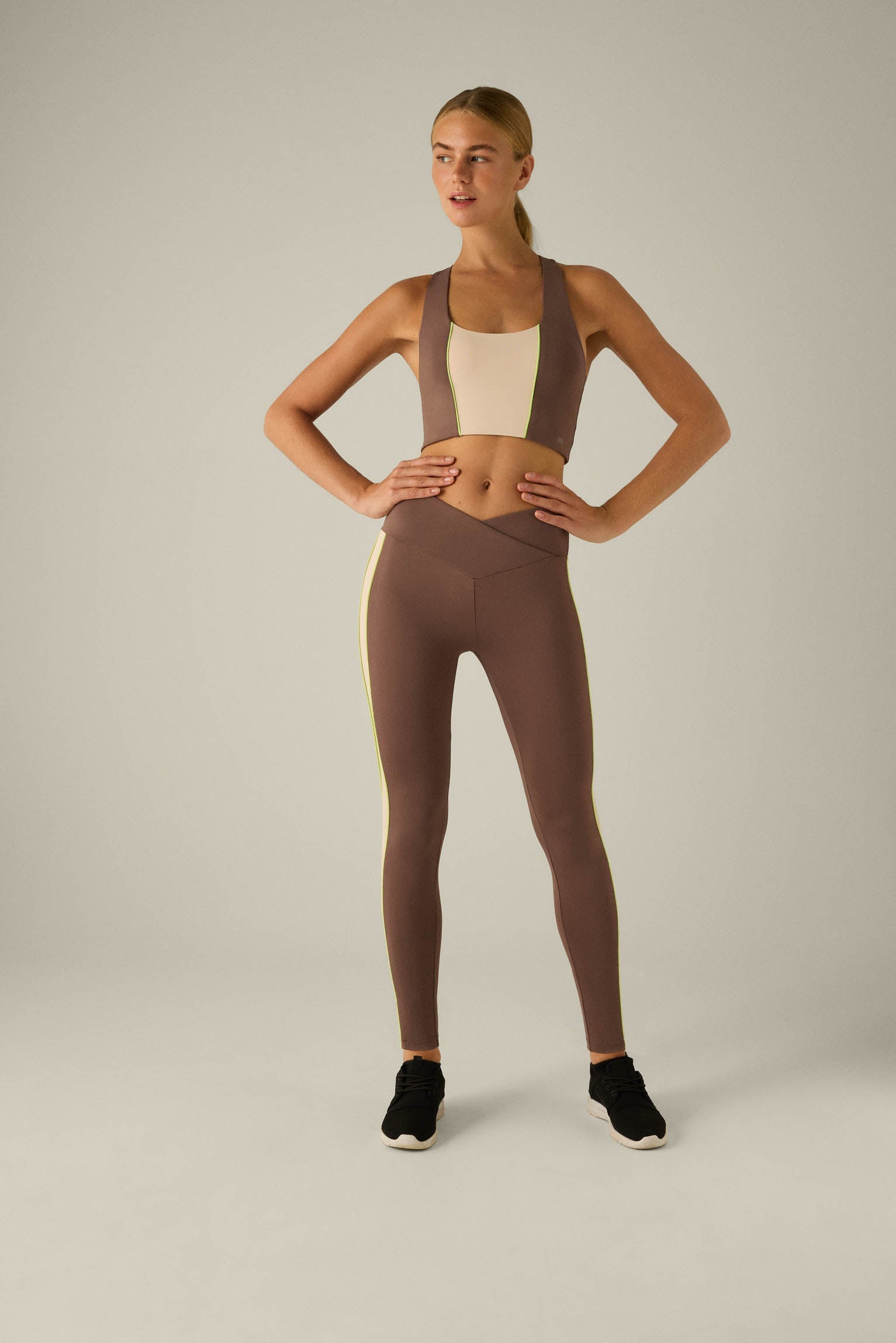 70877-7-ropa-deportiva-legging-mujer-ysabel-mora - Marrón