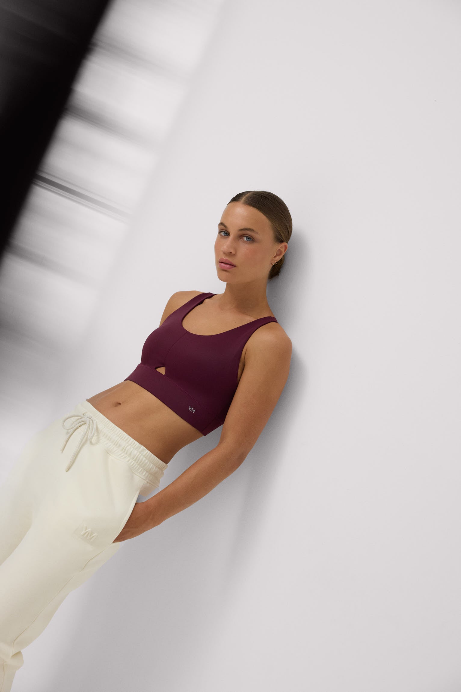 Ensemble sportif top compressif grenat et jogging