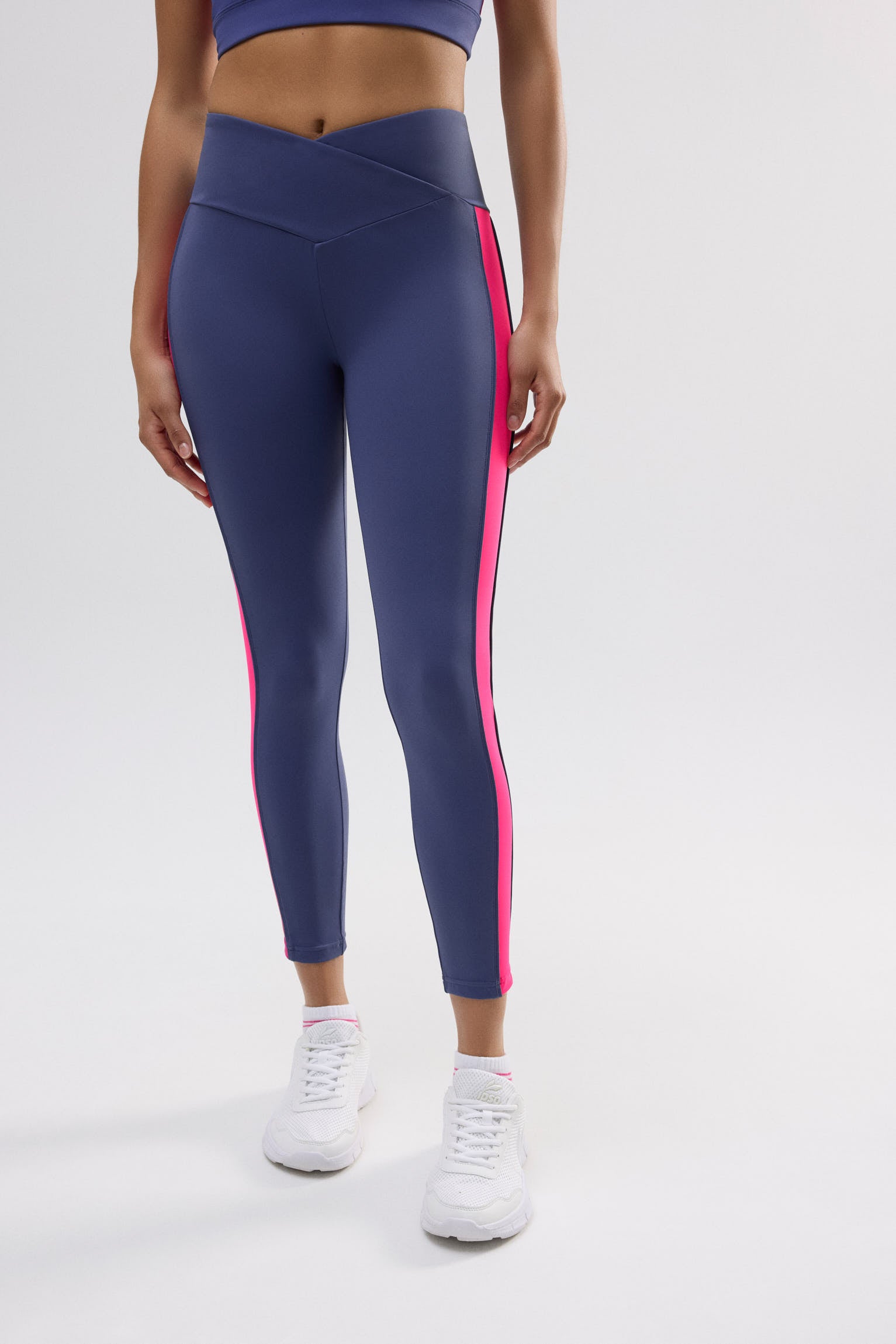 70909-1-leggings-largos-color-block-deporte-ysabel-mora-marino