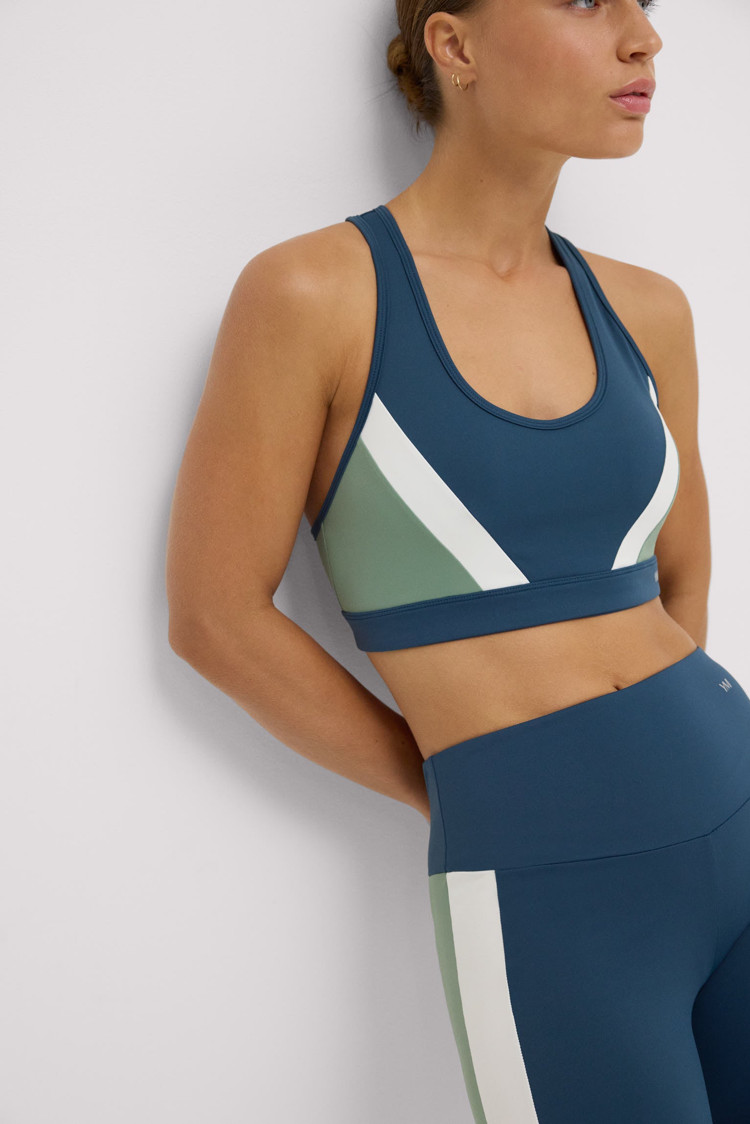 Soutien-gorge de sport colorblock bleu avec rembourrage amovible