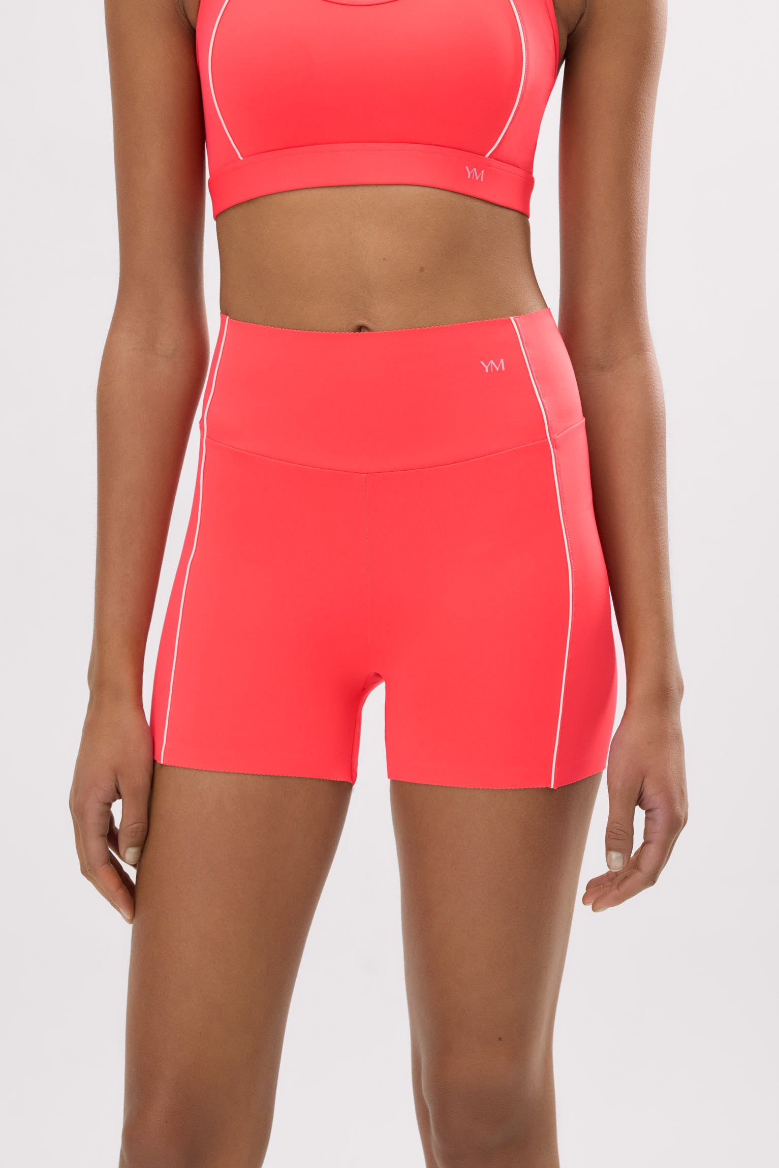Leggings deportivos Compressive cortos efecto push-up coral - Ysabel Mora
