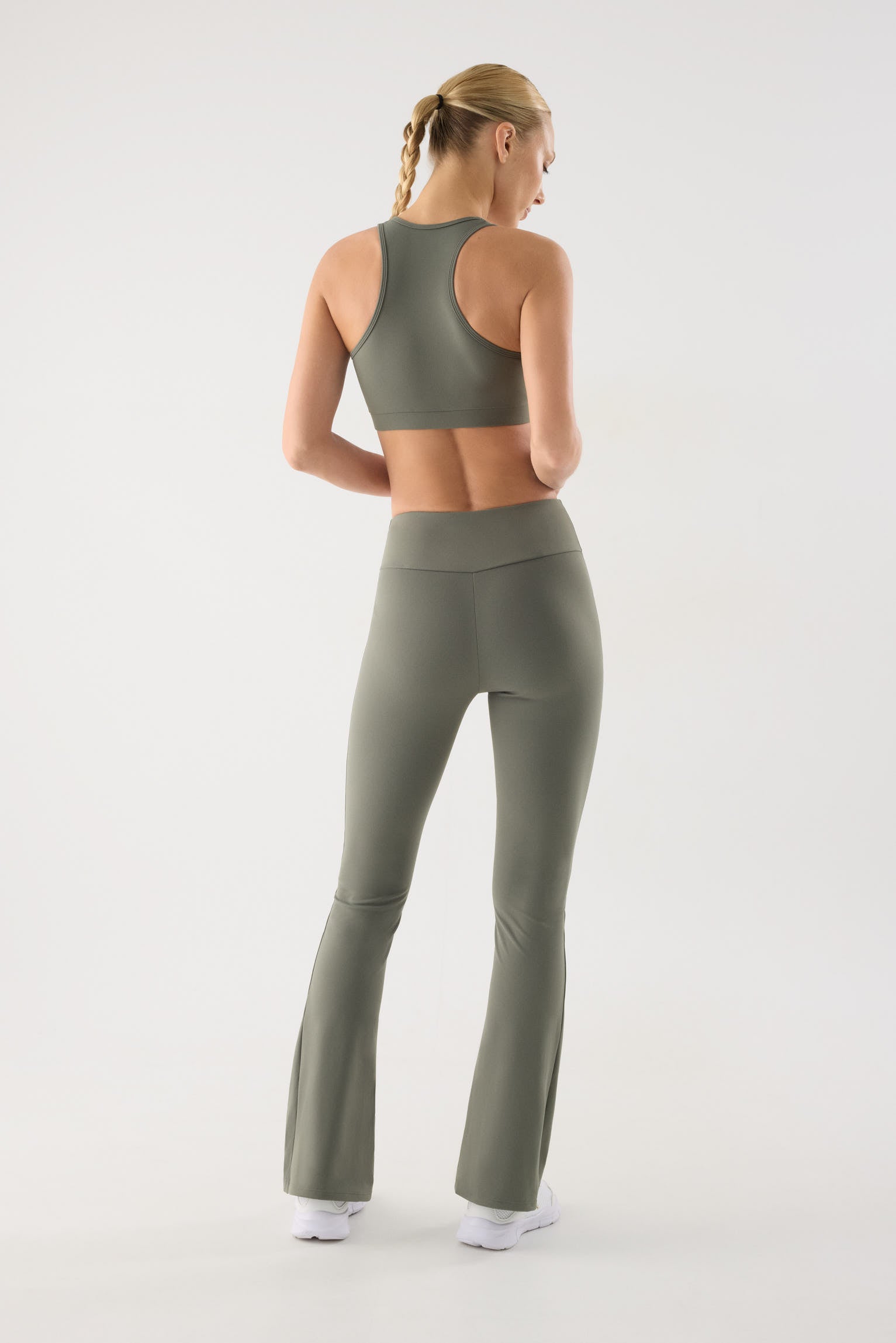 leggings deportivos acampanados tiro alto gimnasio vista en movimiento para entrenamientos bolsillo interior silueta flare