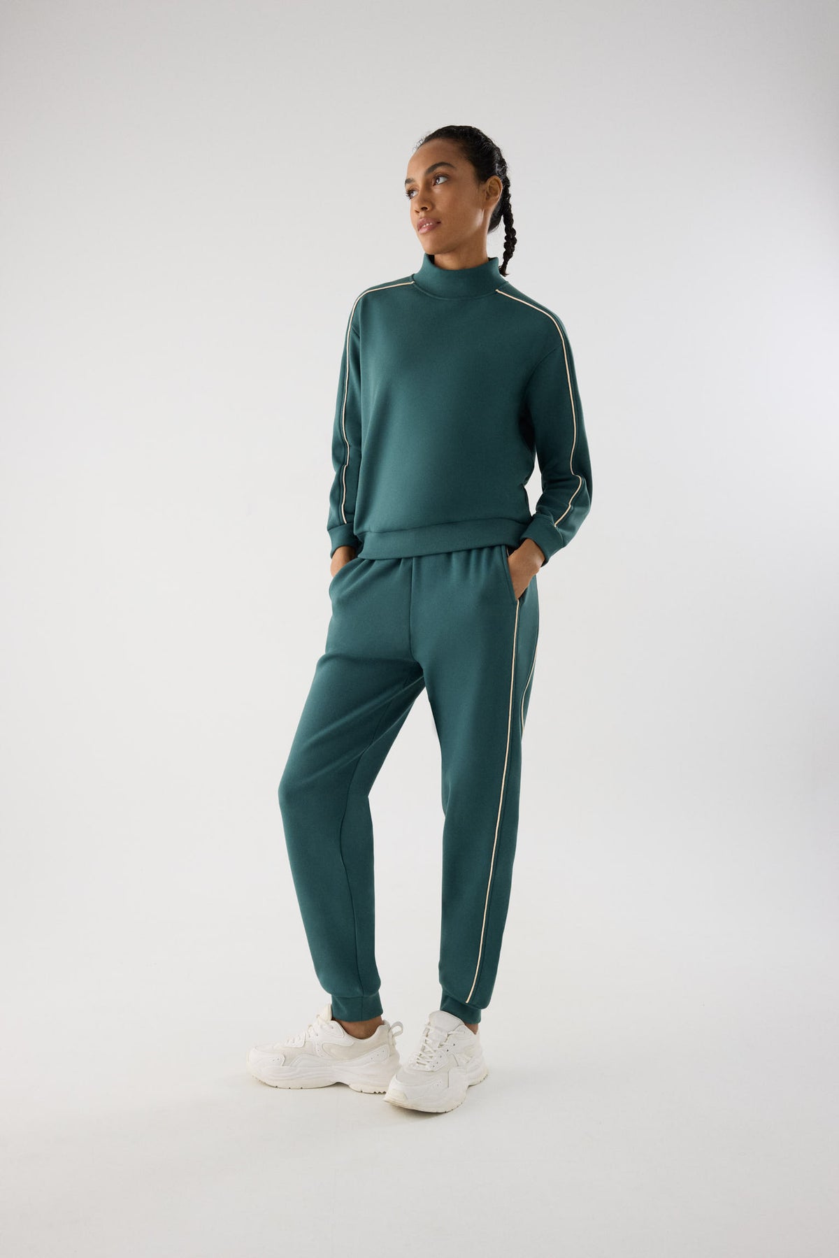 sudadera deportiva estilo casual Slowloom en ver azulado transformative teal detalle tejido acabado diseño cómodo special price