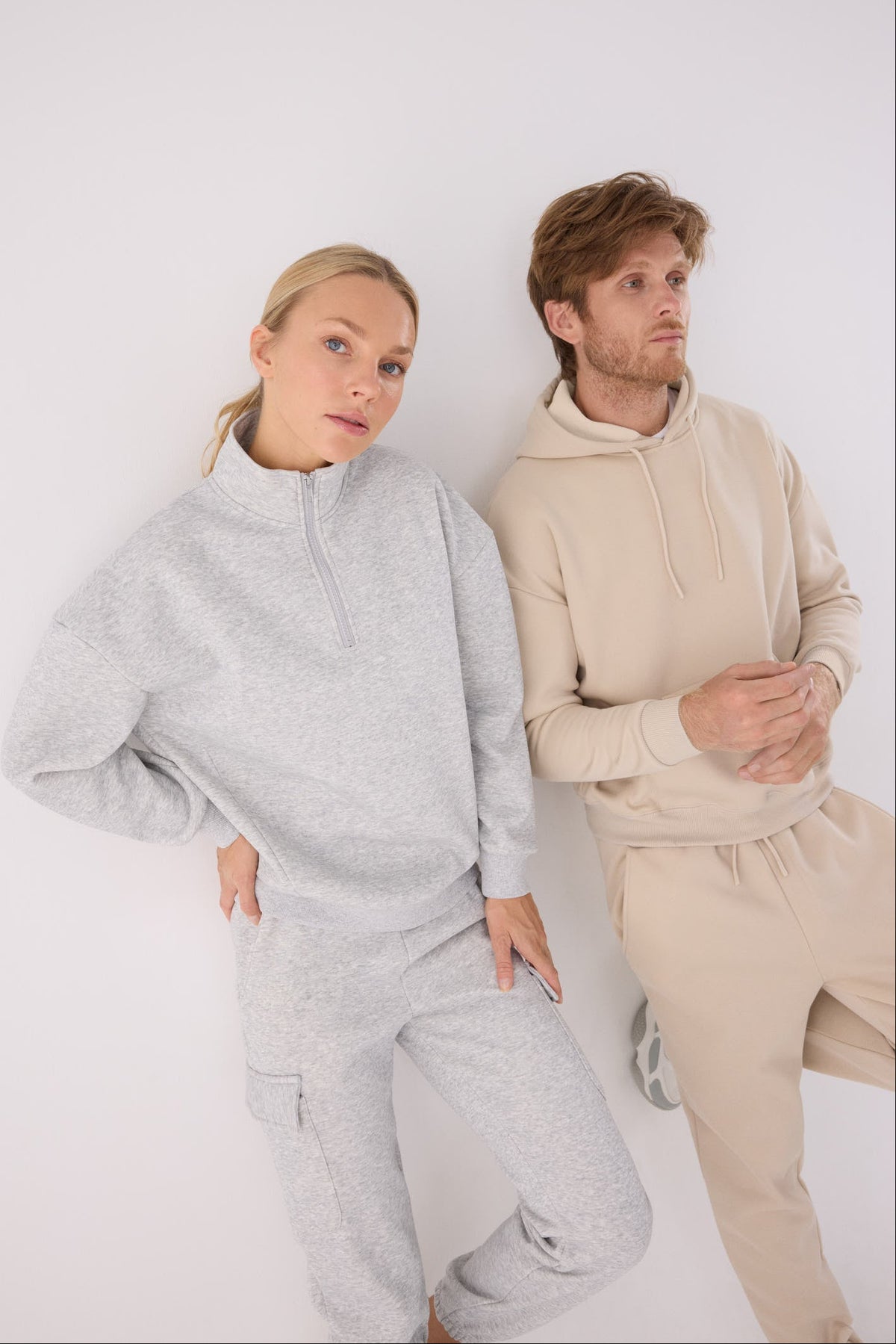 Sweat à capuche sport homme beige molletonné