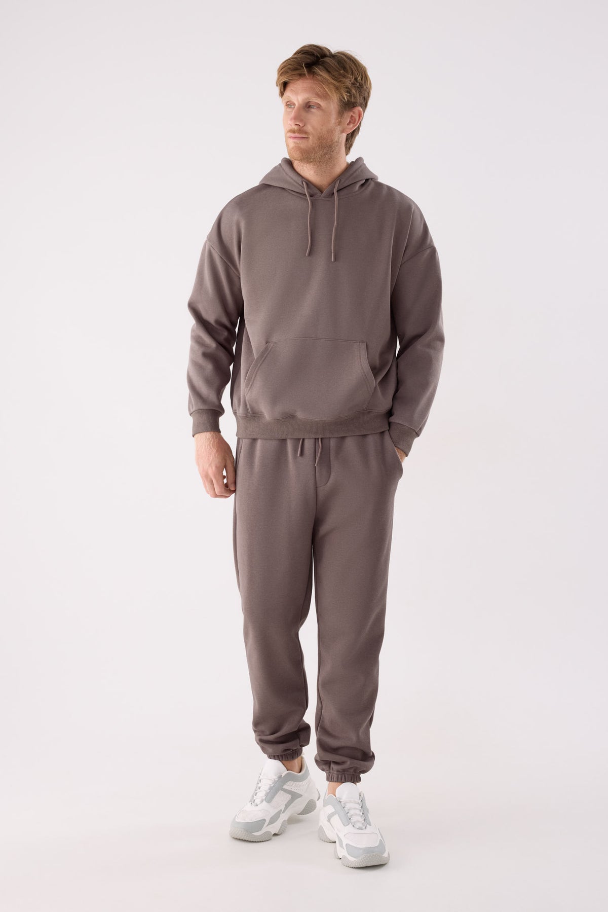 Sweat à capuche sport homme marron molletonné