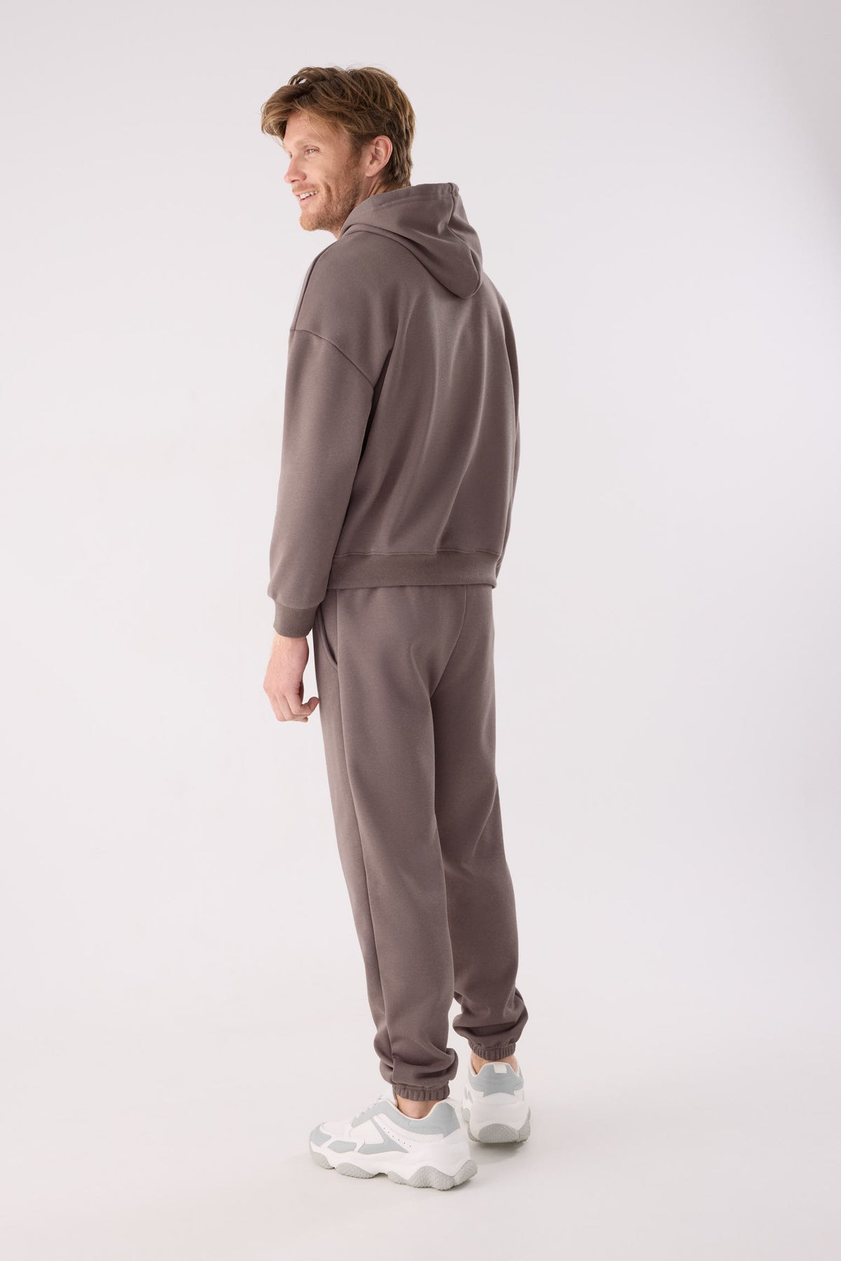 Sweat à capuche sport homme marron molletonné