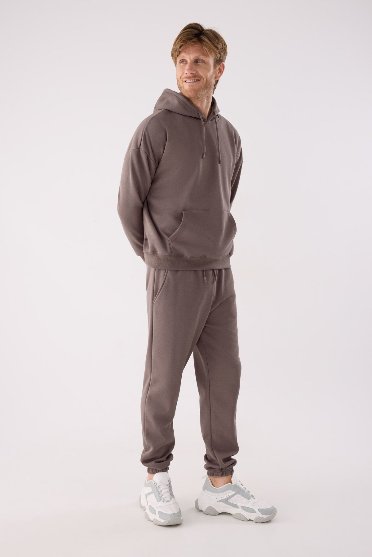 Sweat à capuche sport homme marron molletonné