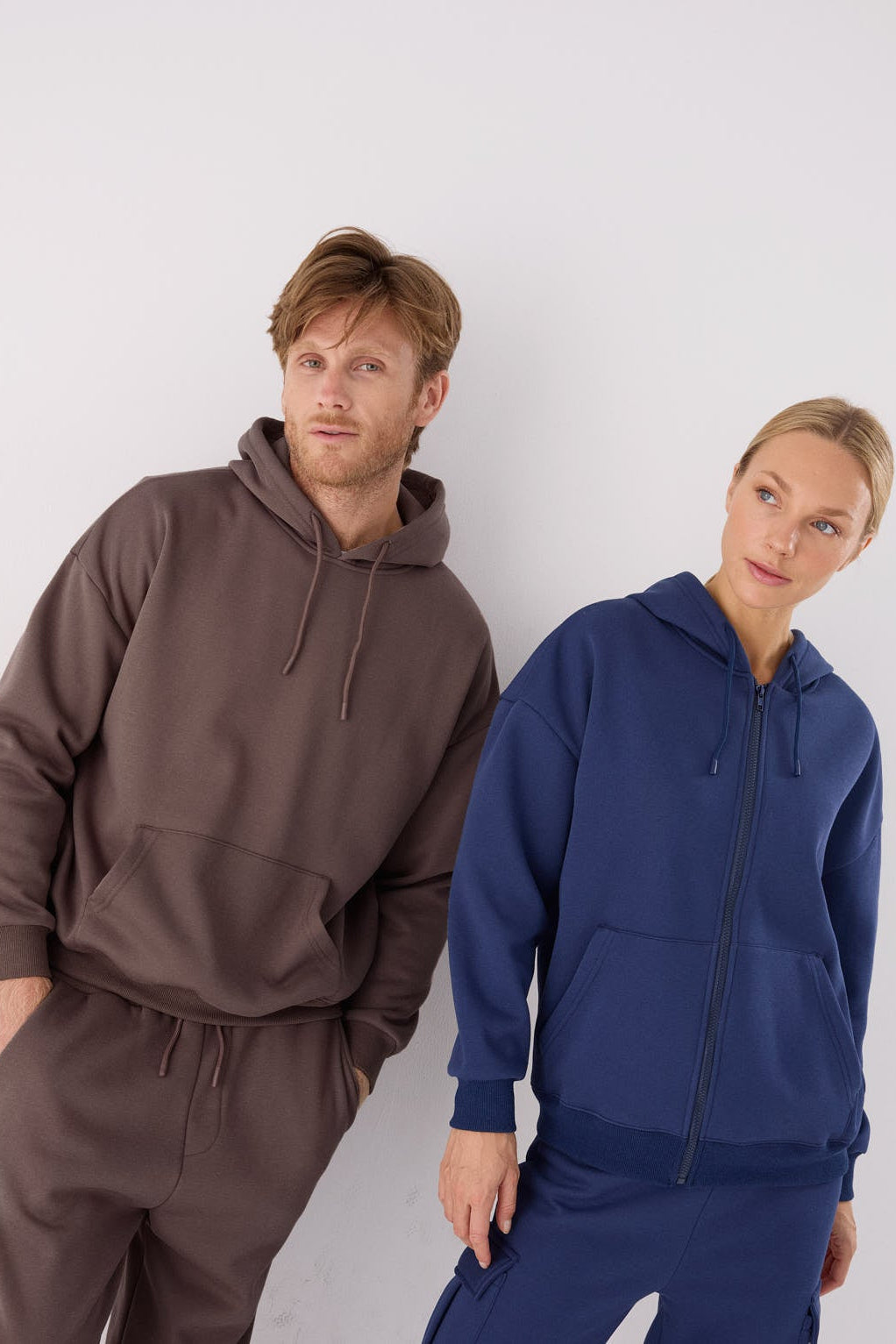 Sweat à capuche sport homme marron molletonné