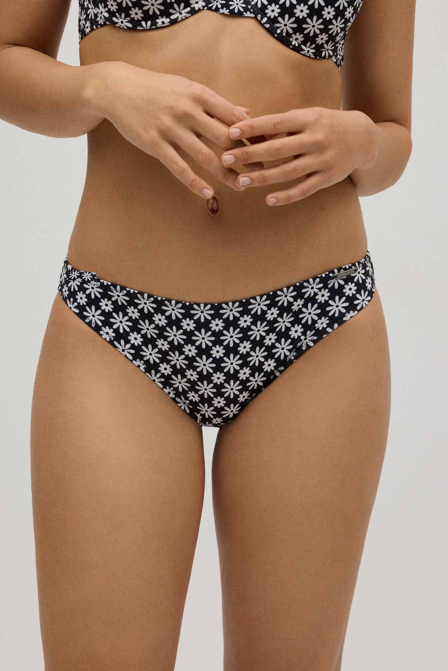 Bas de bikini fleuri noir et blanc